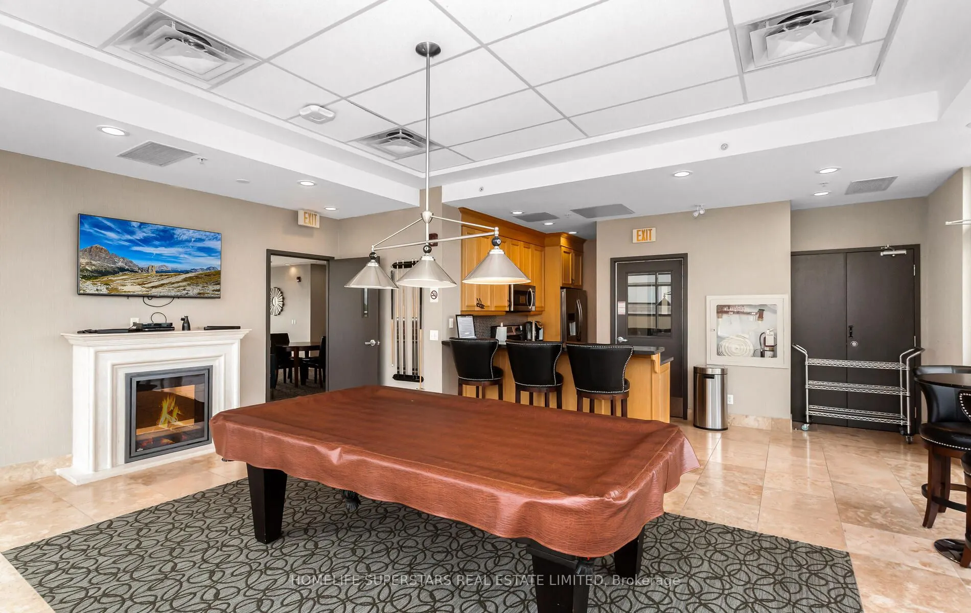 205 Lakeshore Road W, #302