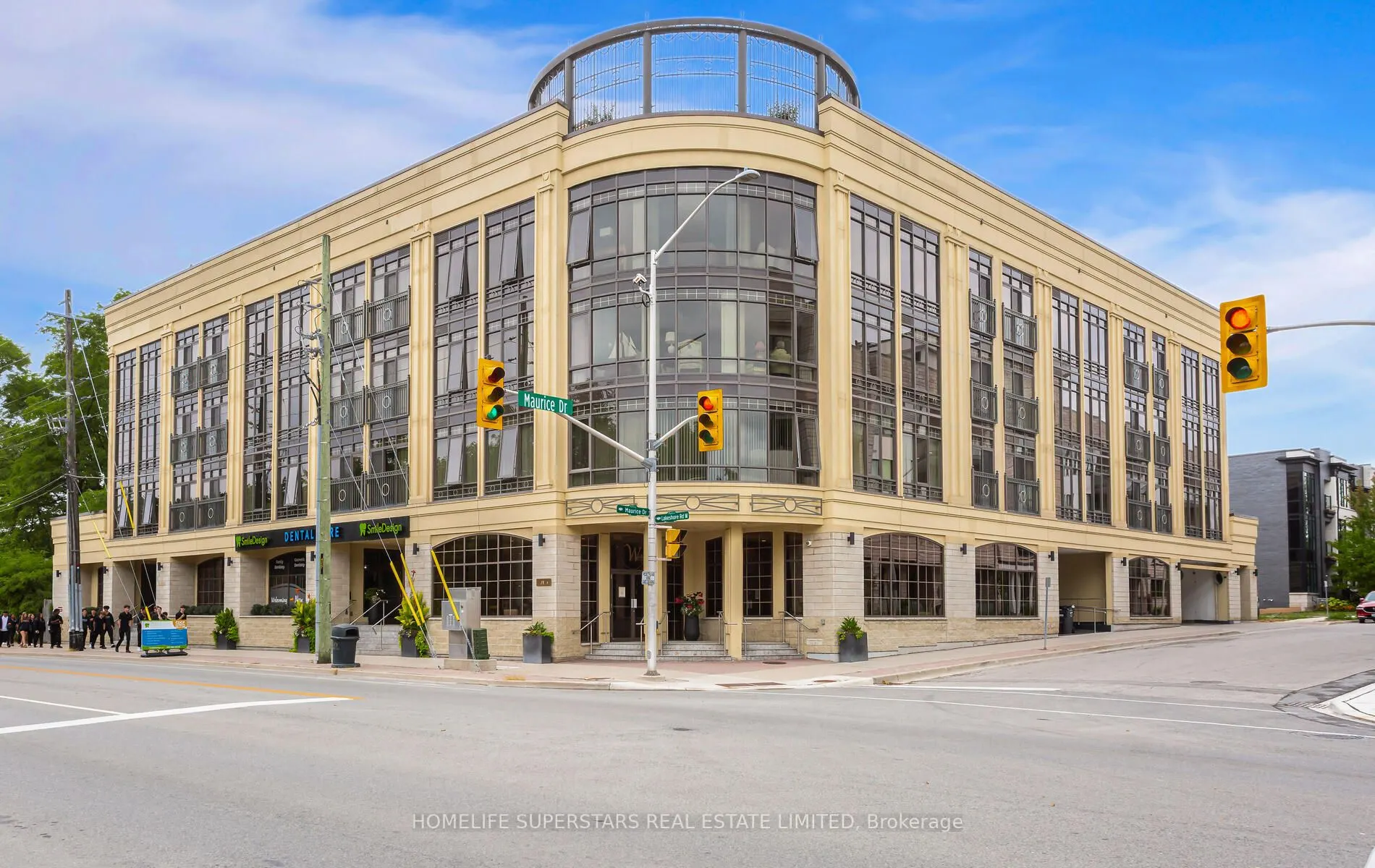 205 Lakeshore Road W, #302