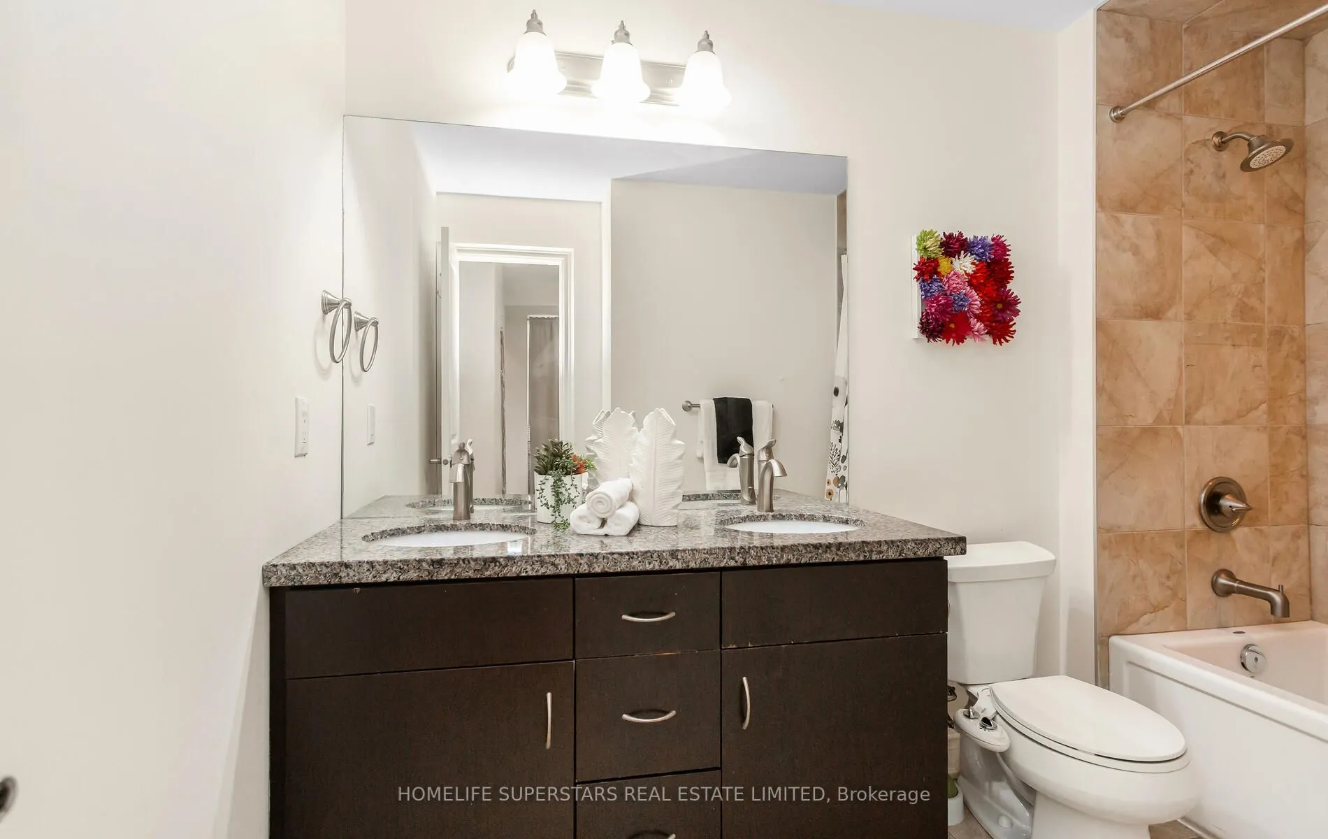 205 Lakeshore Road W, #302