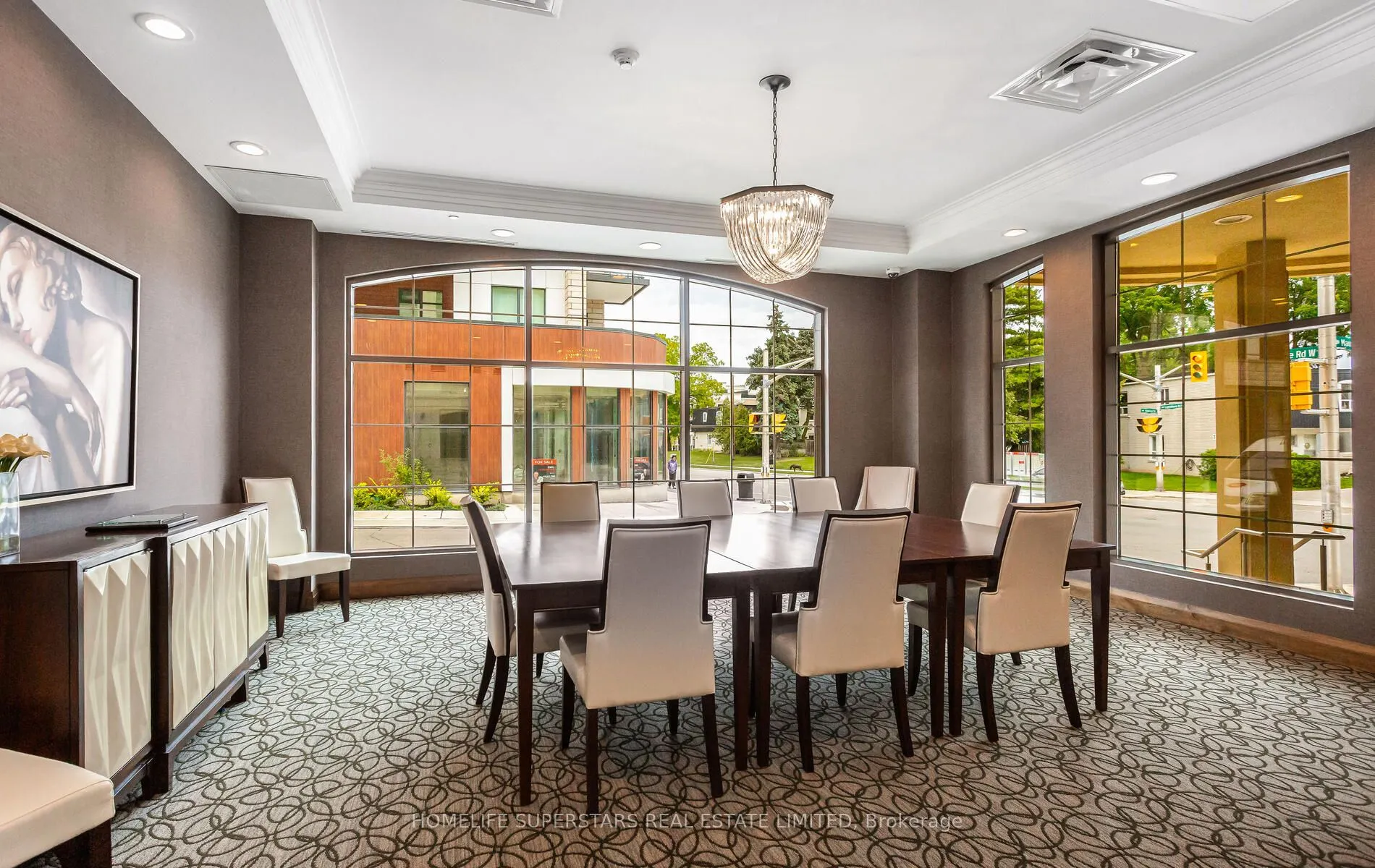 205 Lakeshore Road W, #302