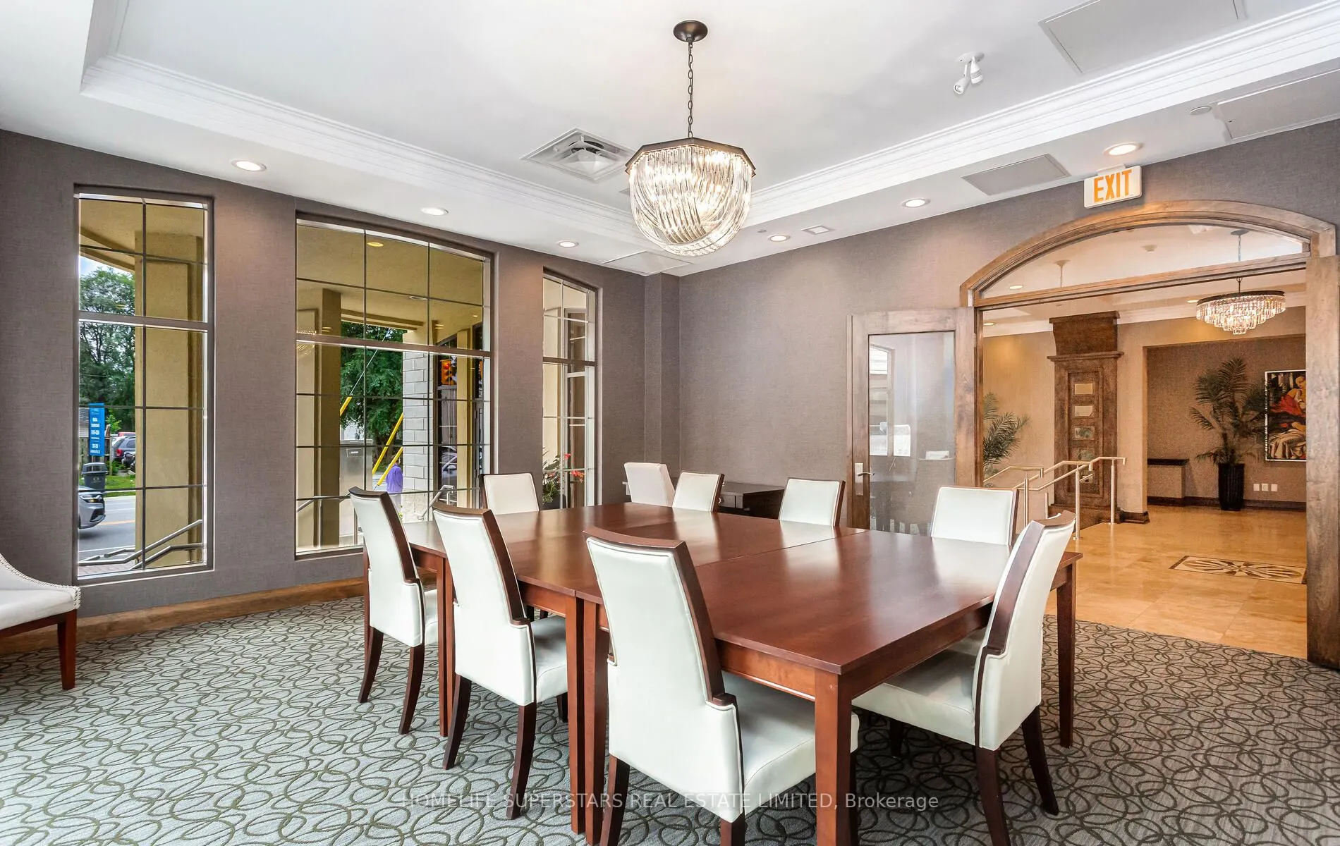 205 Lakeshore Road W, #302