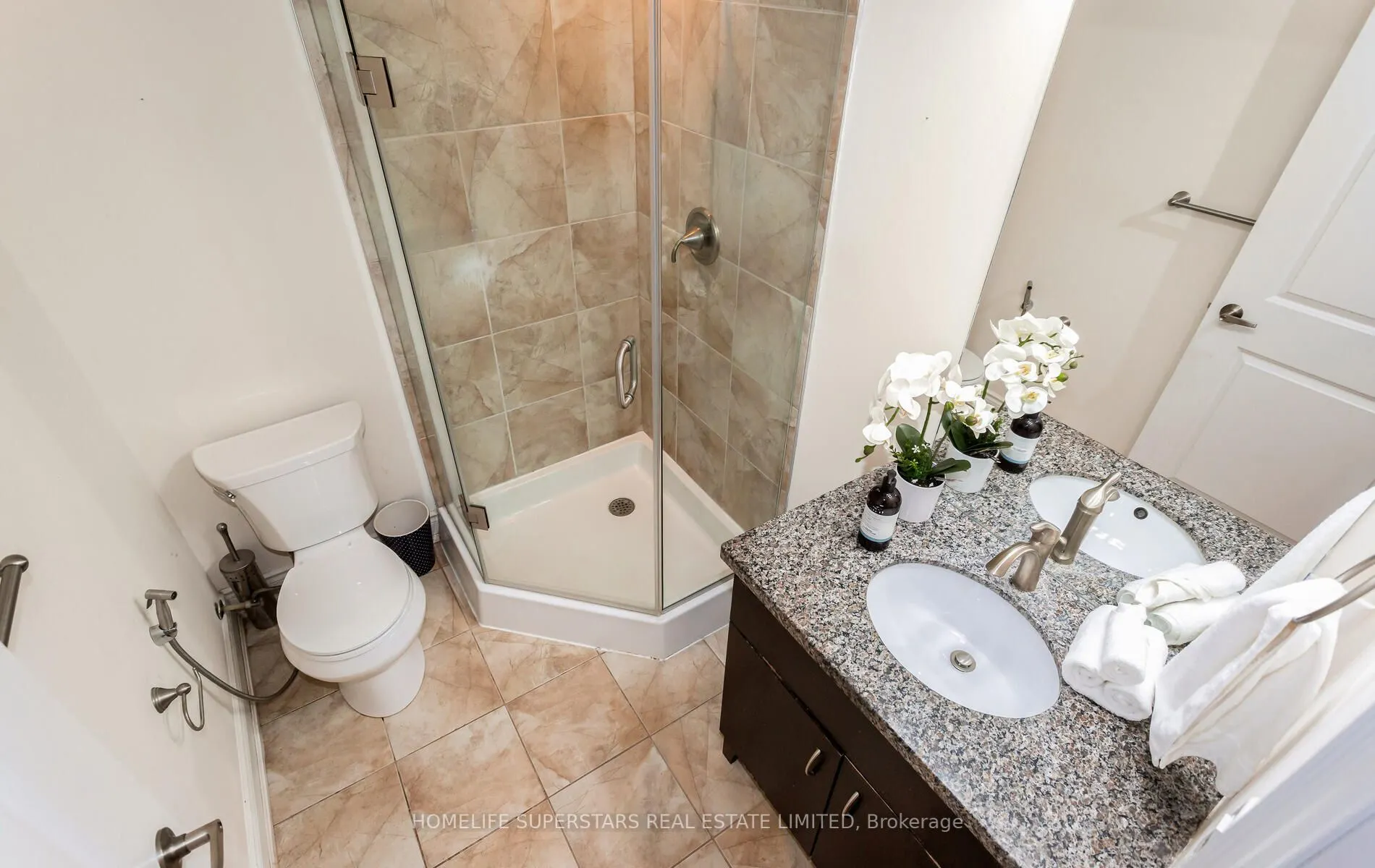 205 Lakeshore Road W, #302