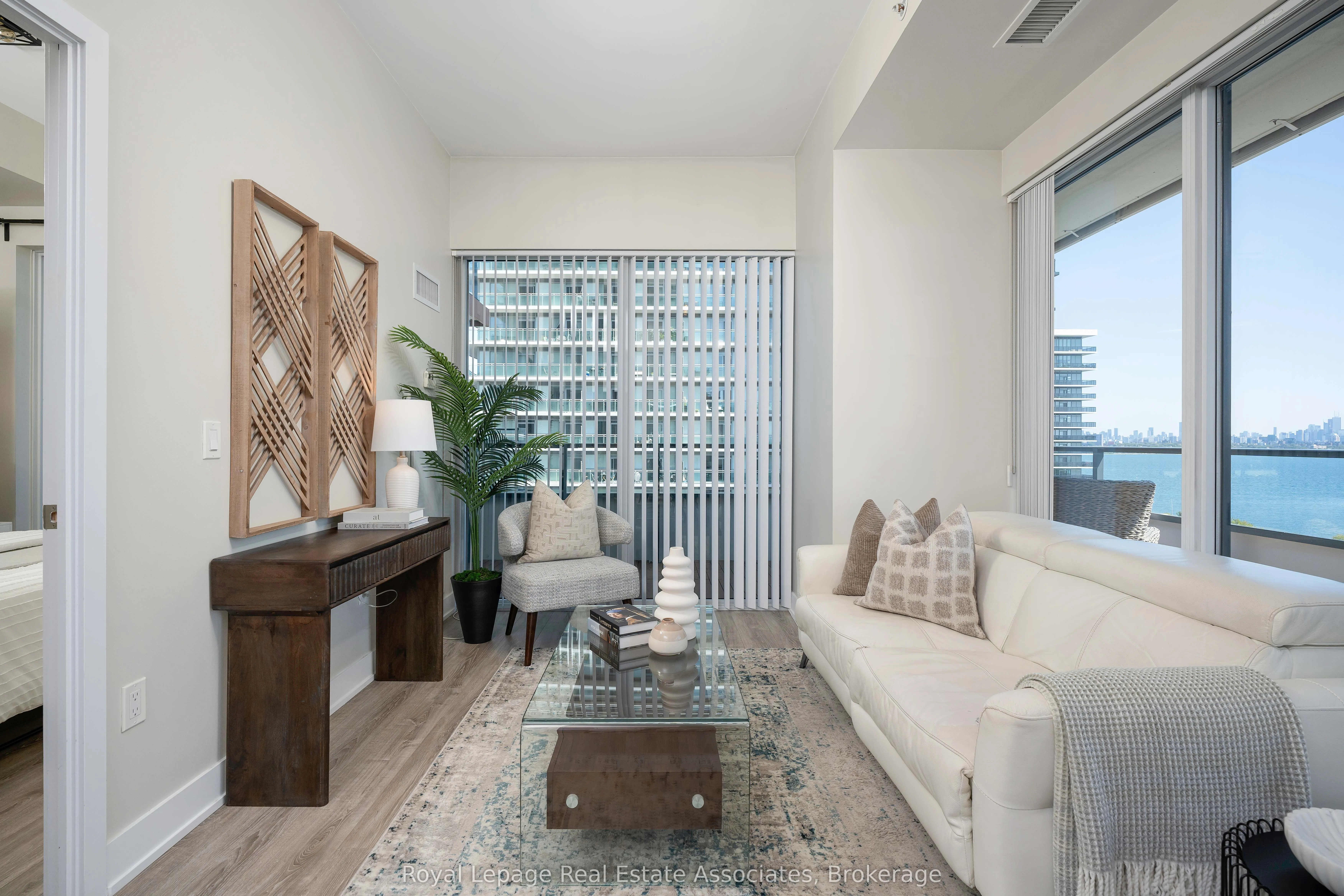 30 Shore Breeze Drive, #916