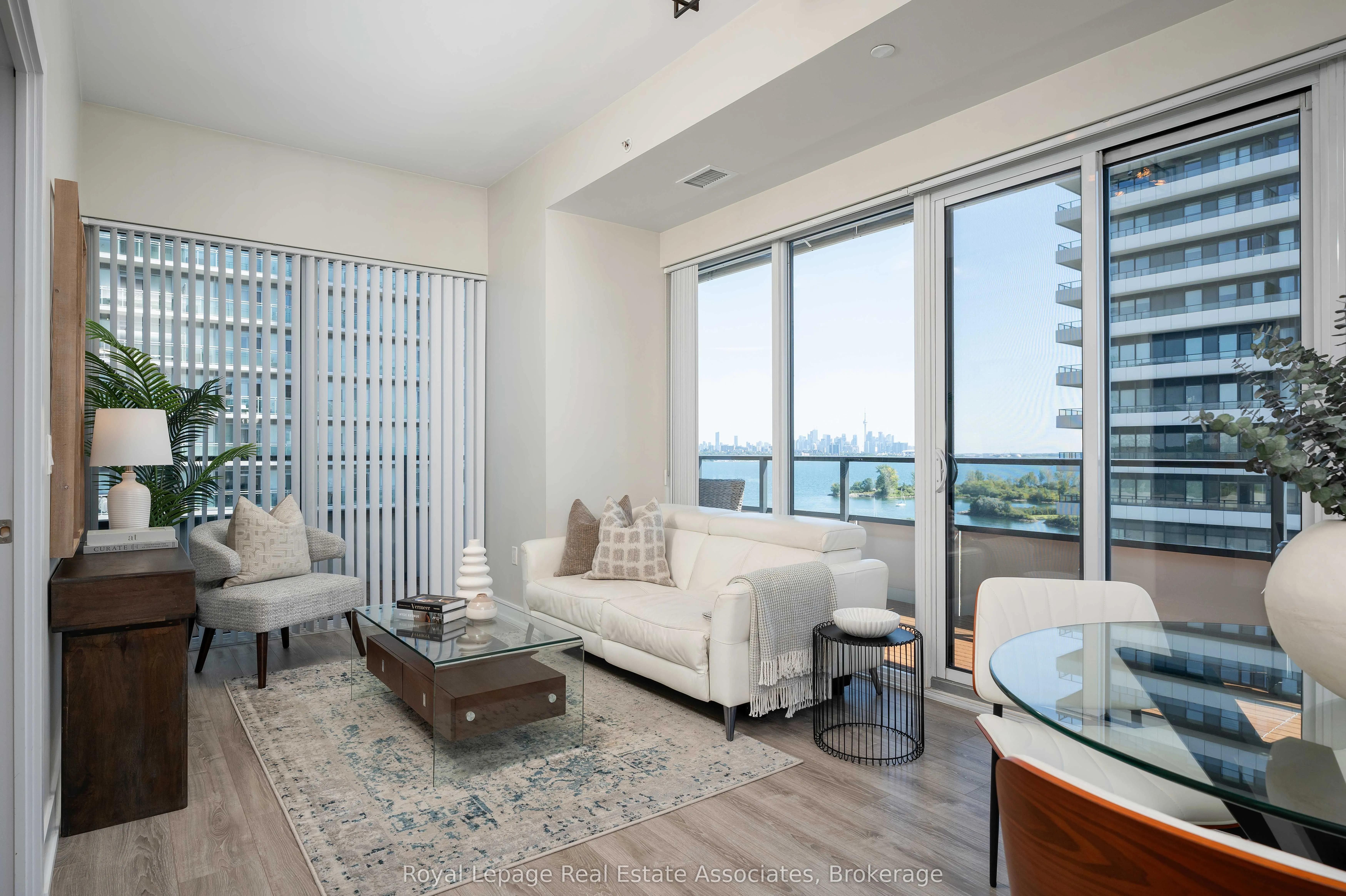 30 Shore Breeze Drive, #916