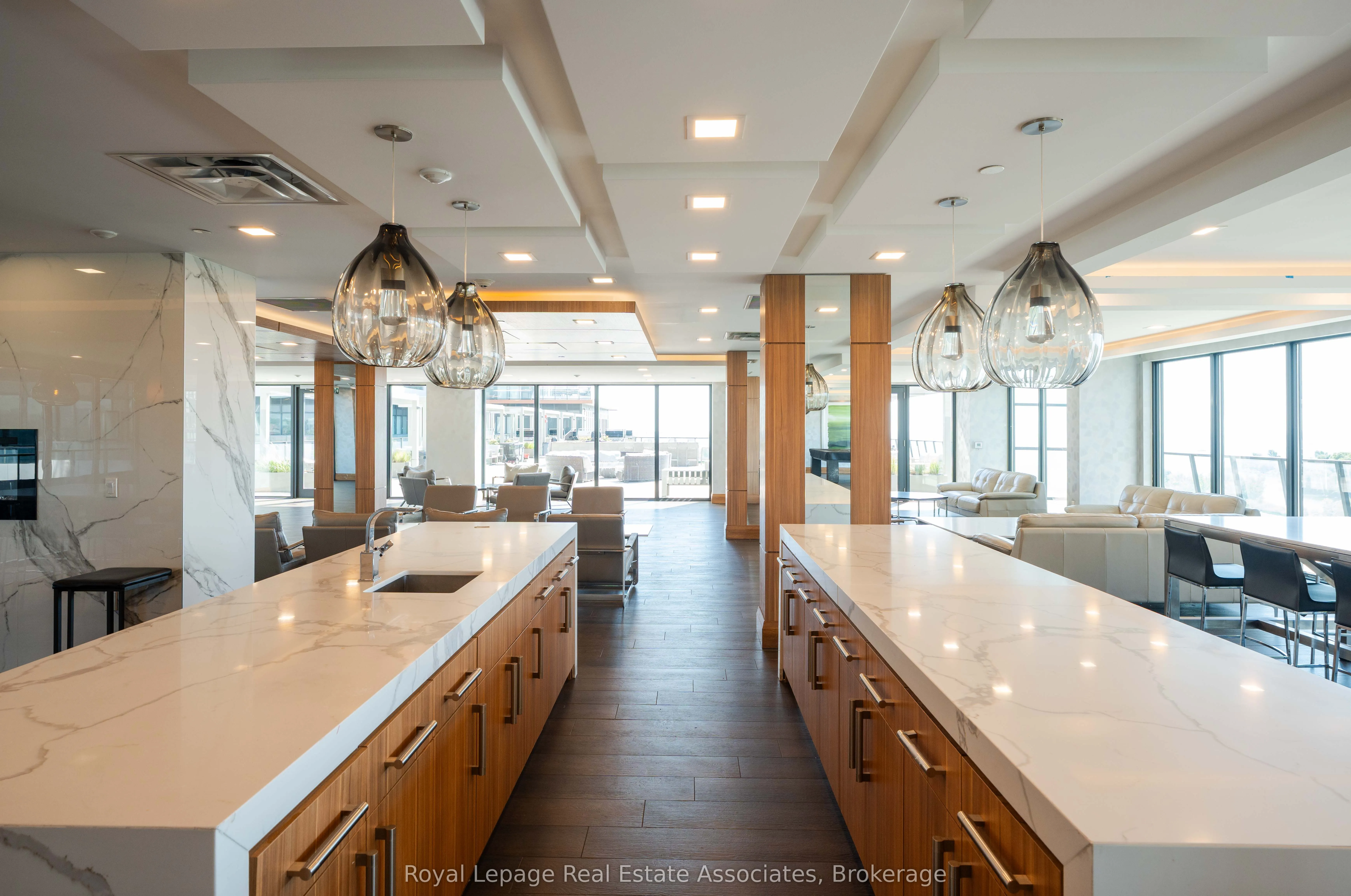 30 Shore Breeze Drive, #916