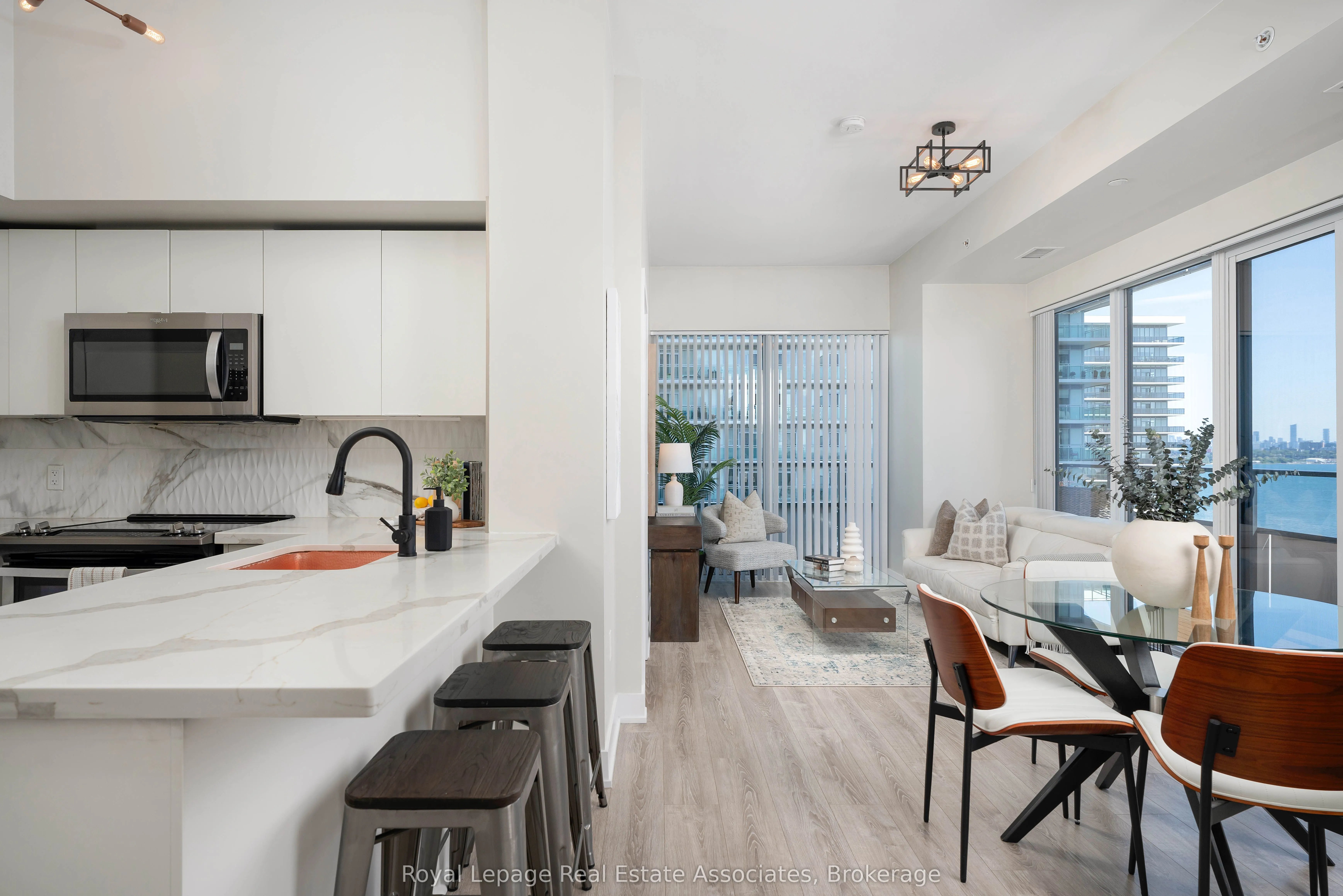 30 Shore Breeze Drive, #916