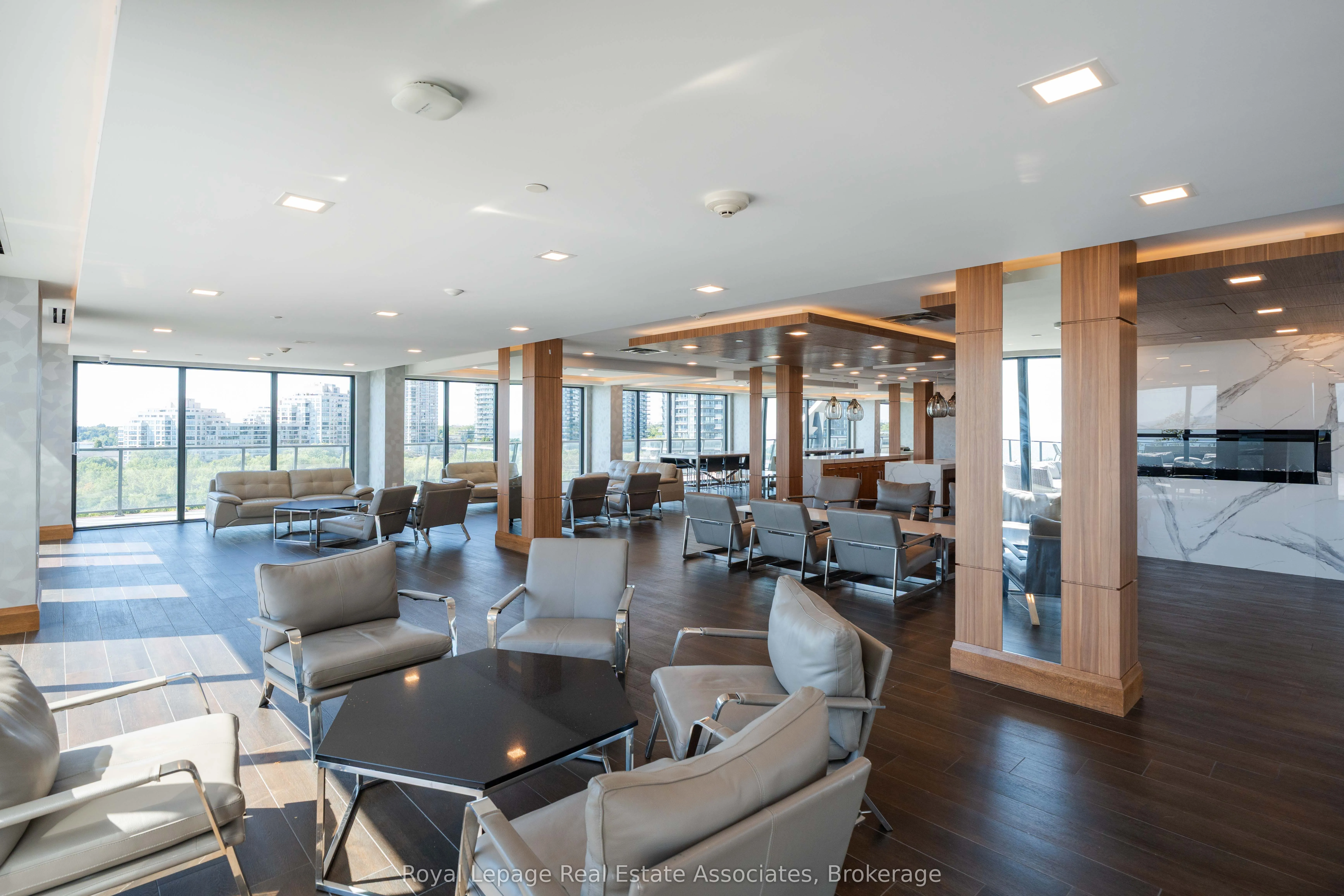 30 Shore Breeze Drive, #916