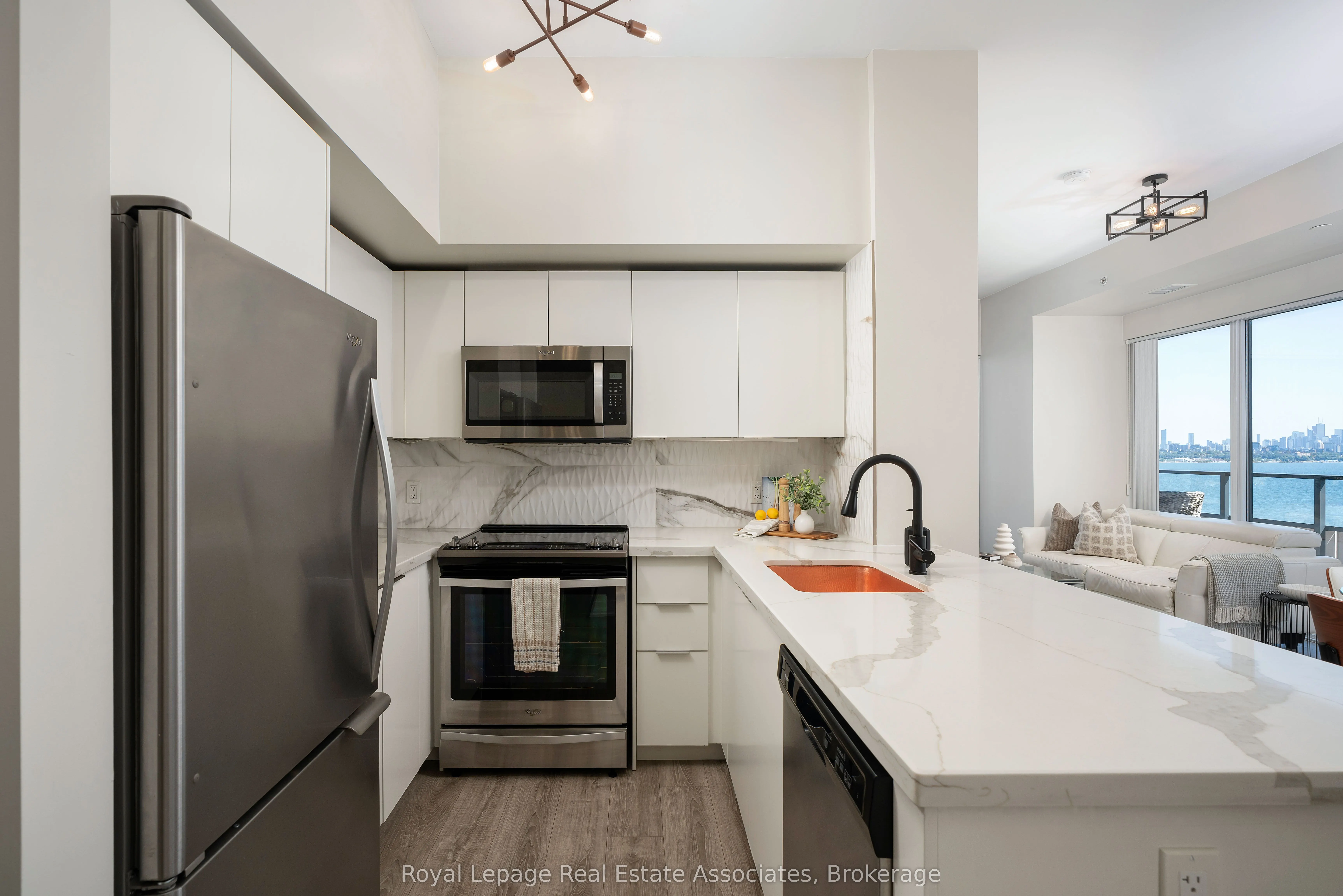 30 Shore Breeze Drive, #916