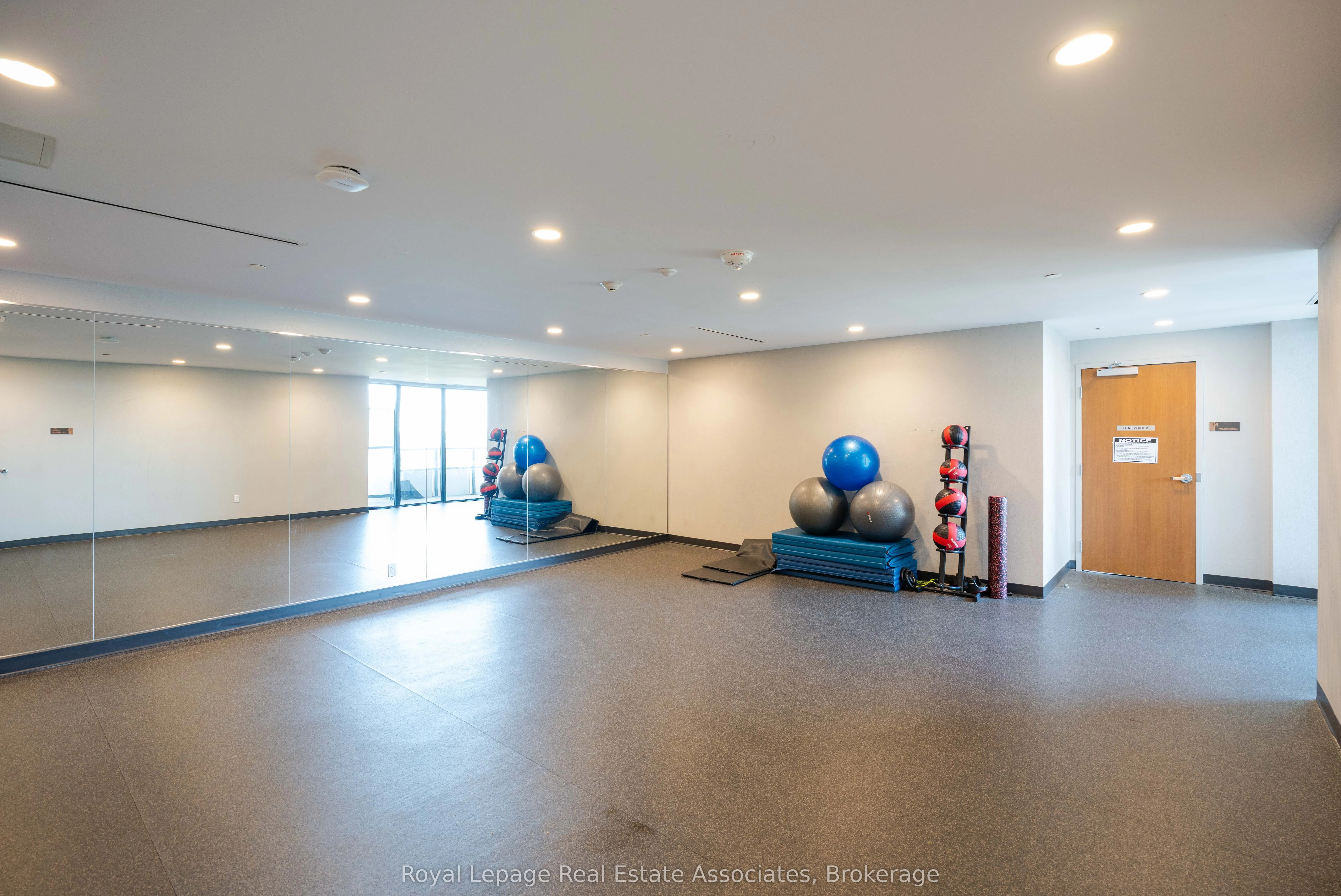 30 Shore Breeze Drive, #916
