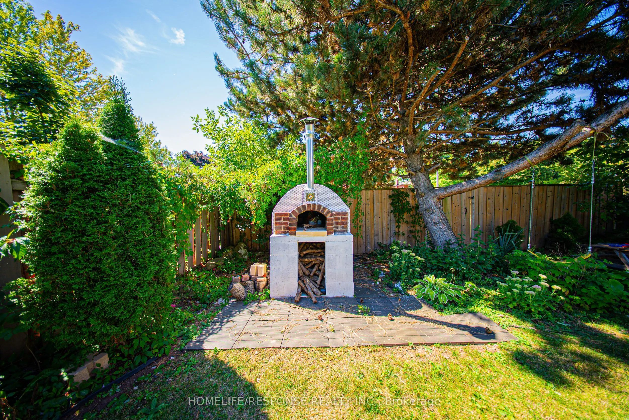 1464 JEFFERSON Crescent