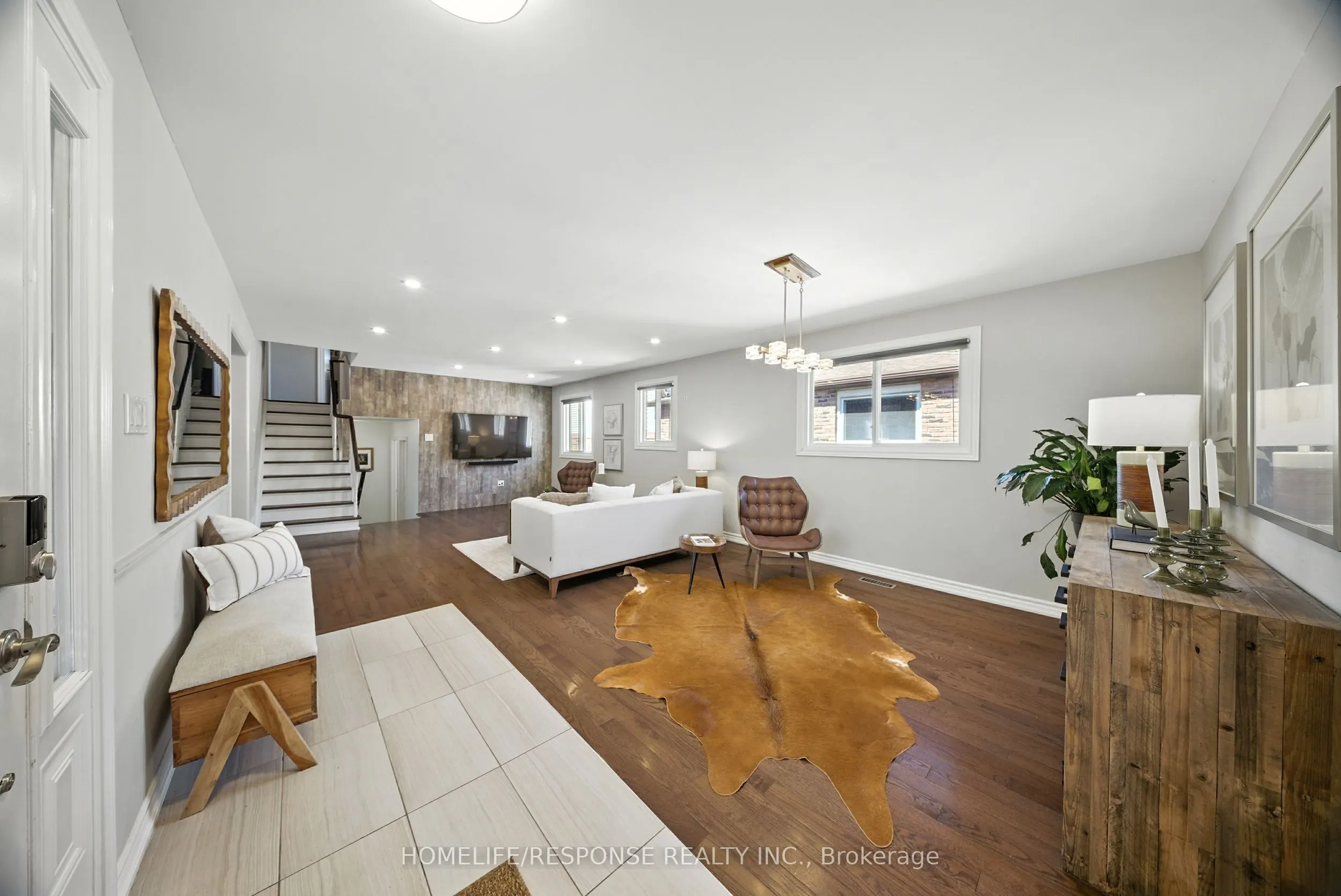 1464 JEFFERSON Crescent