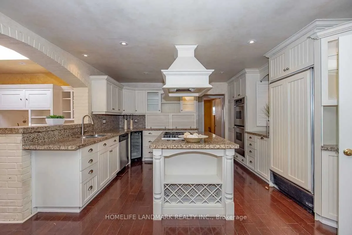 2301 Bennington Gate