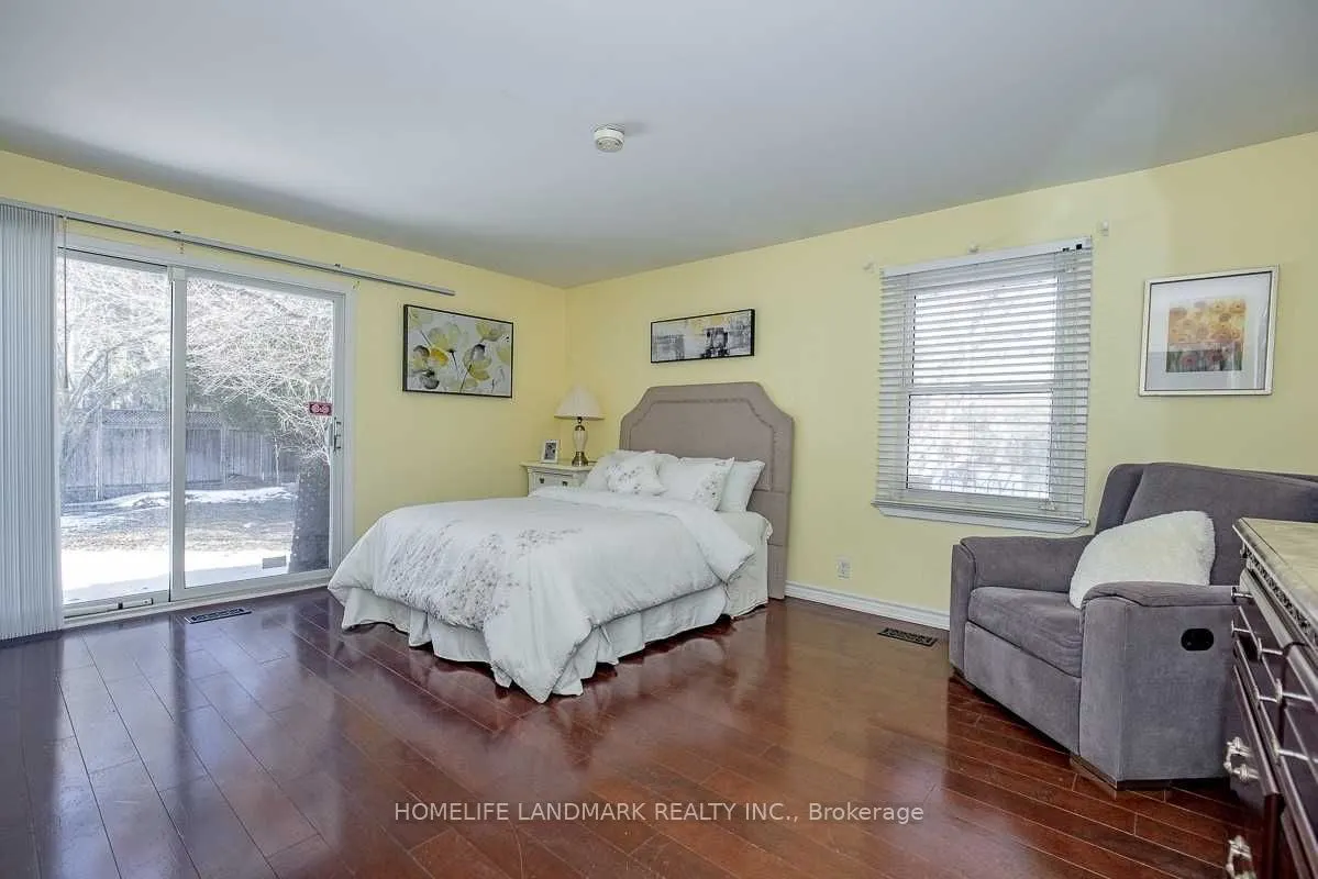 2301 Bennington Gate