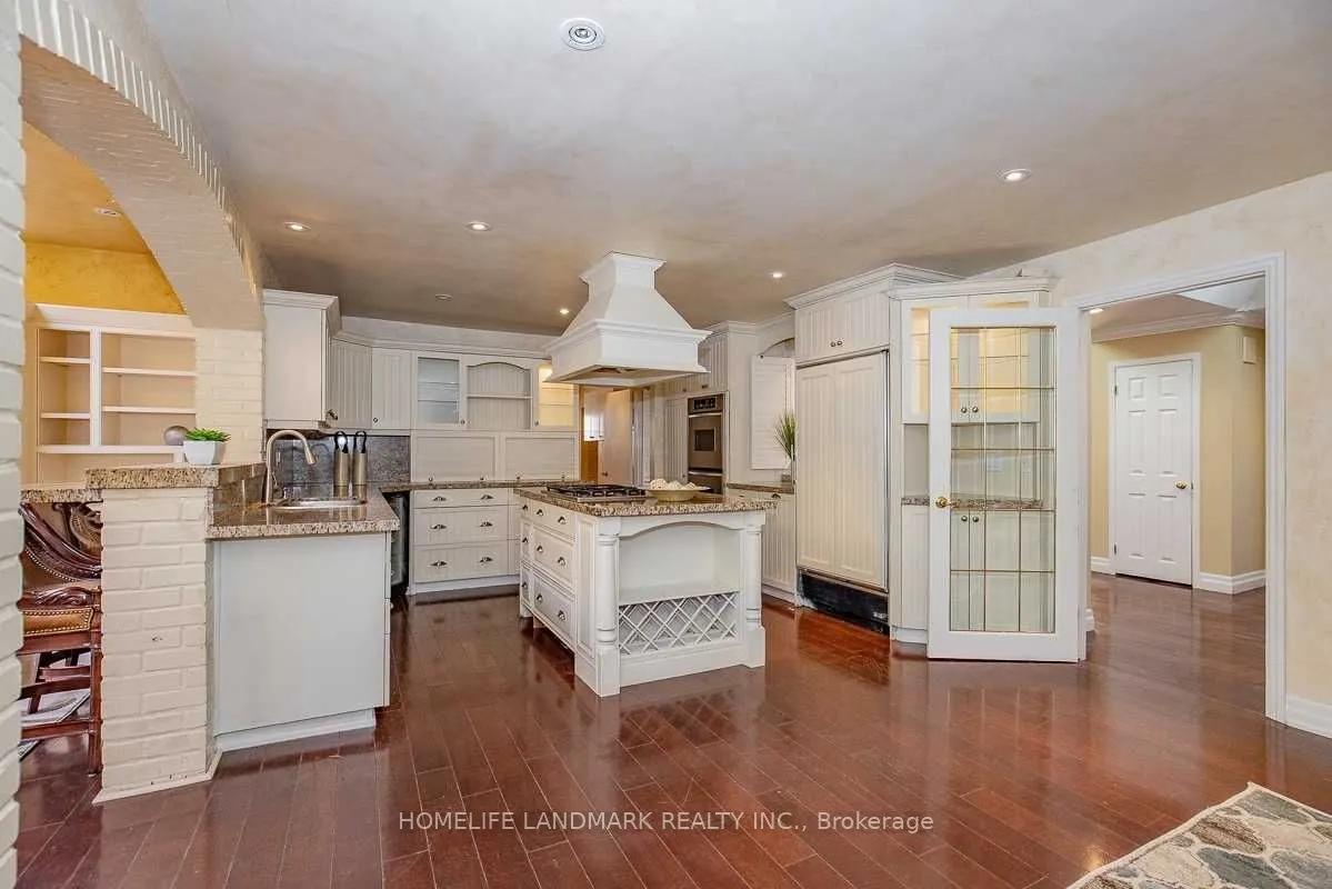 2301 Bennington Gate