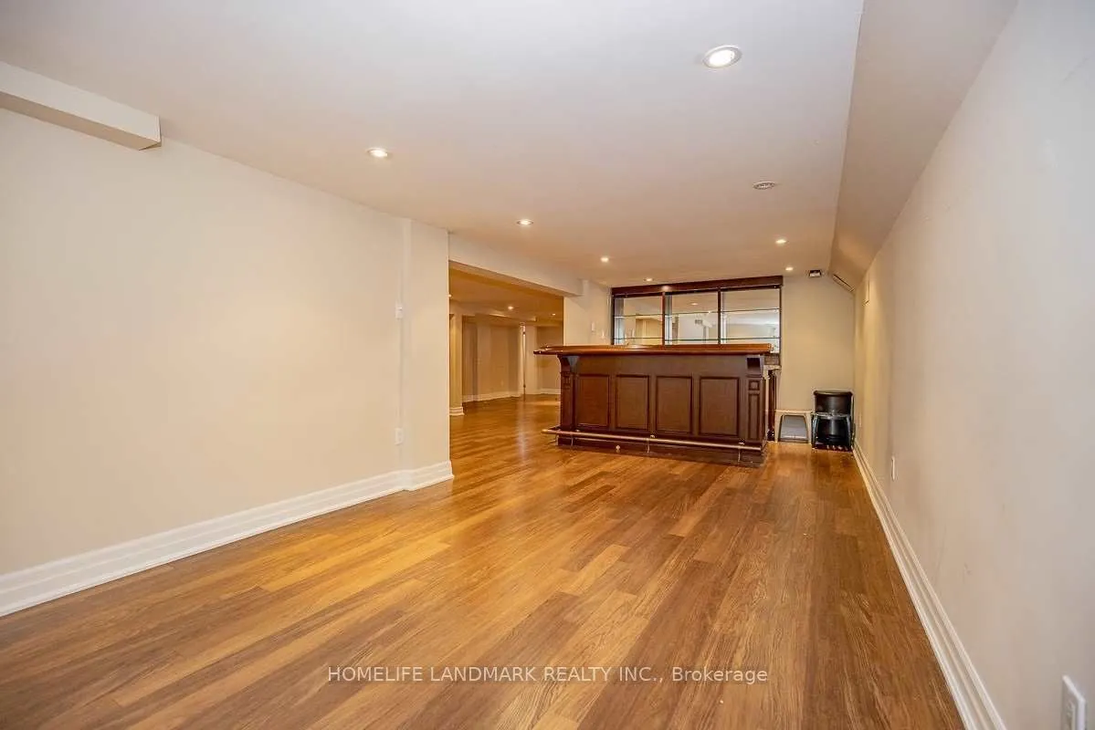 2301 Bennington Gate