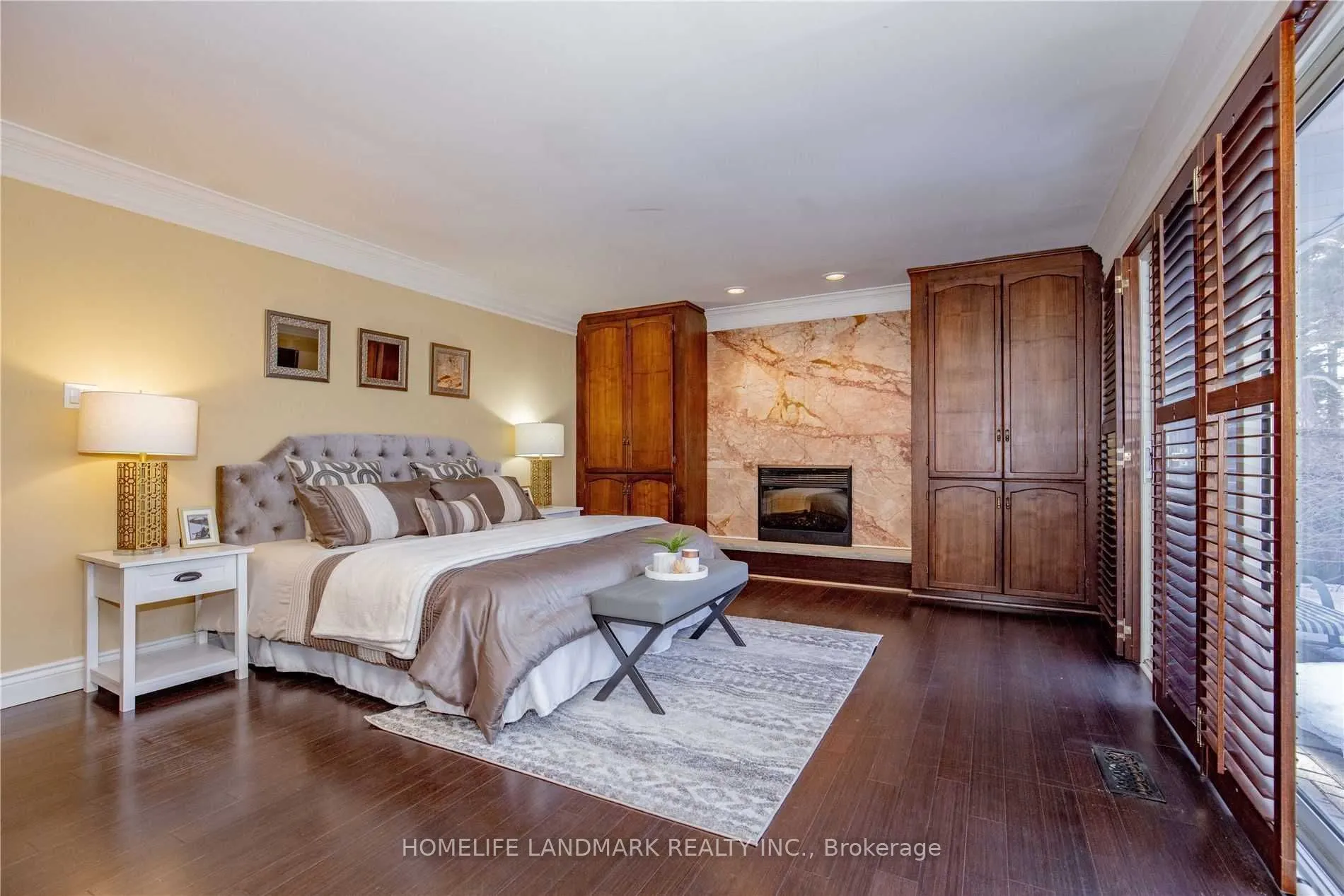 2301 Bennington Gate
