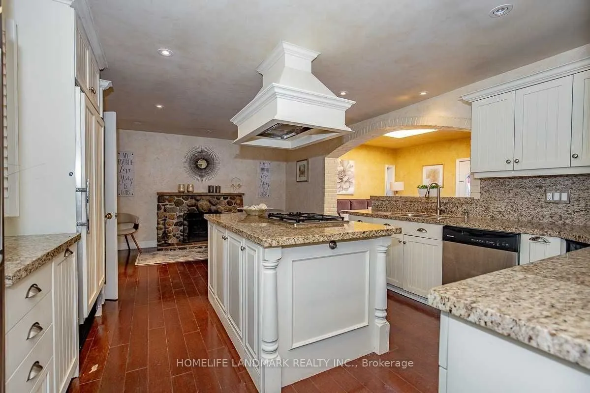 2301 Bennington Gate