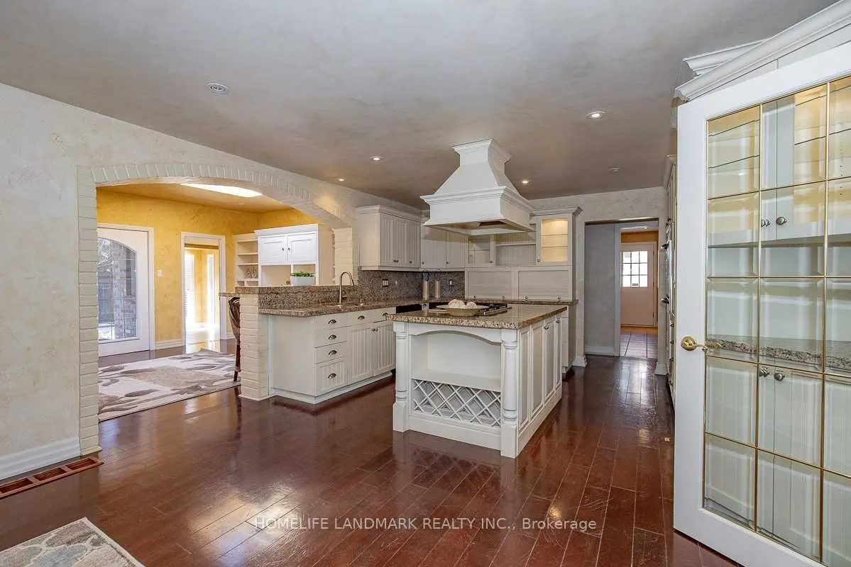 2301 Bennington Gate
