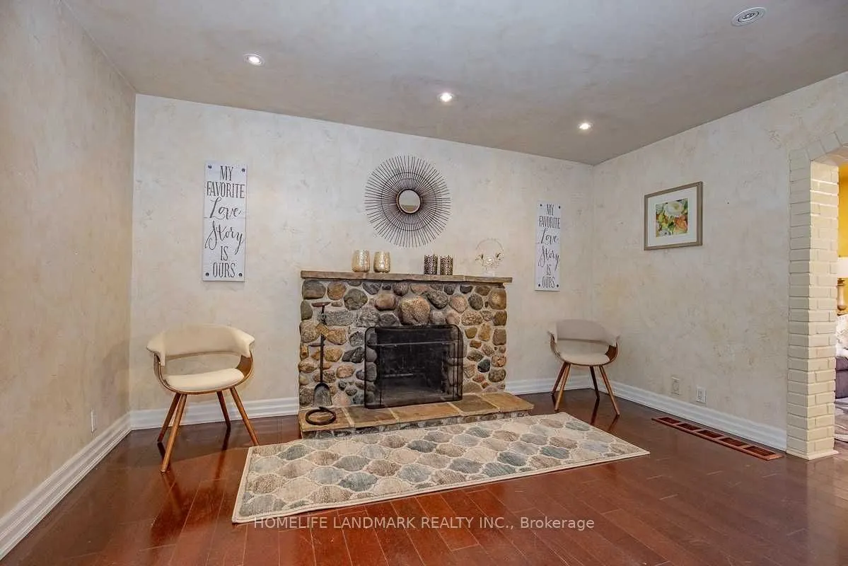 2301 Bennington Gate