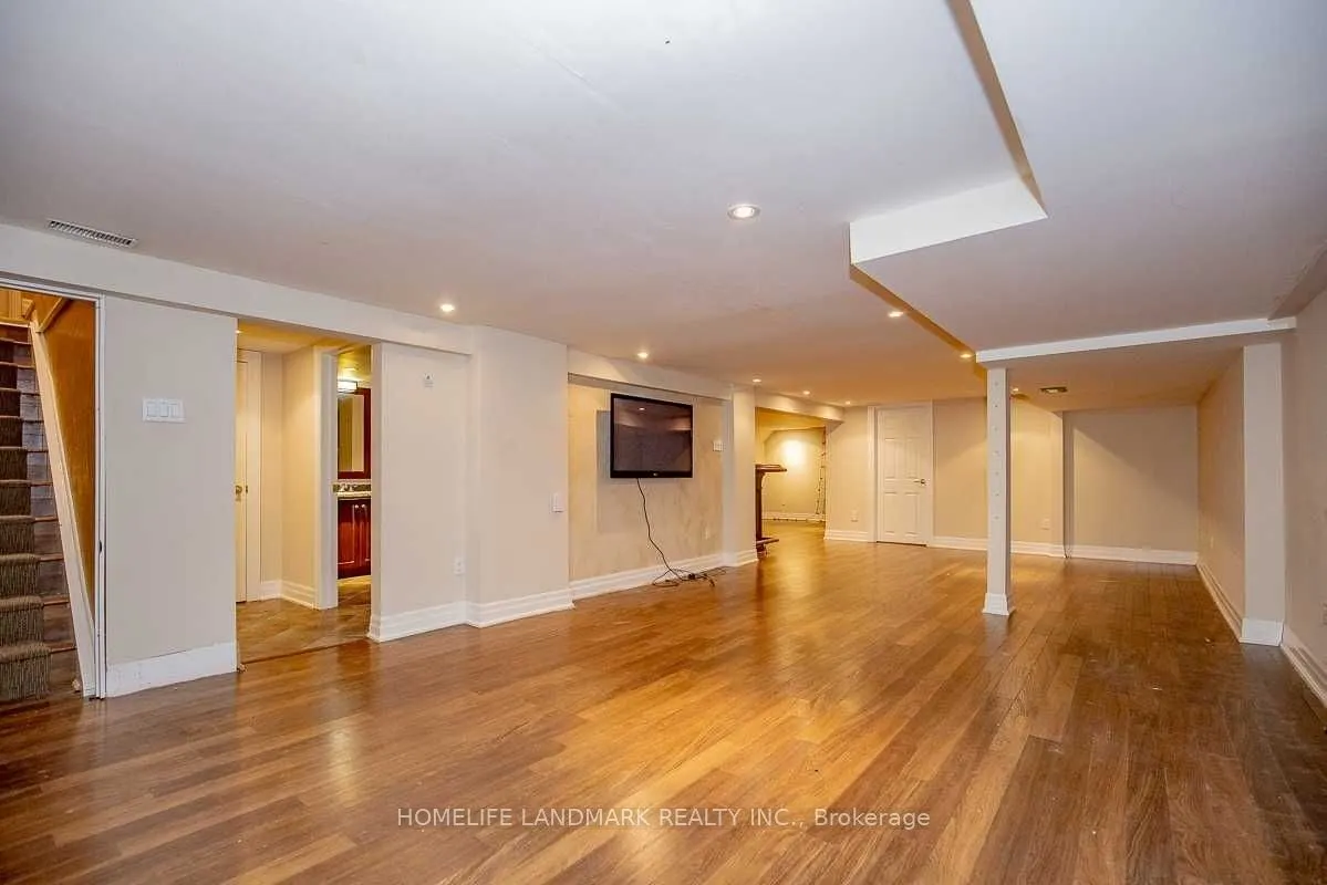 2301 Bennington Gate