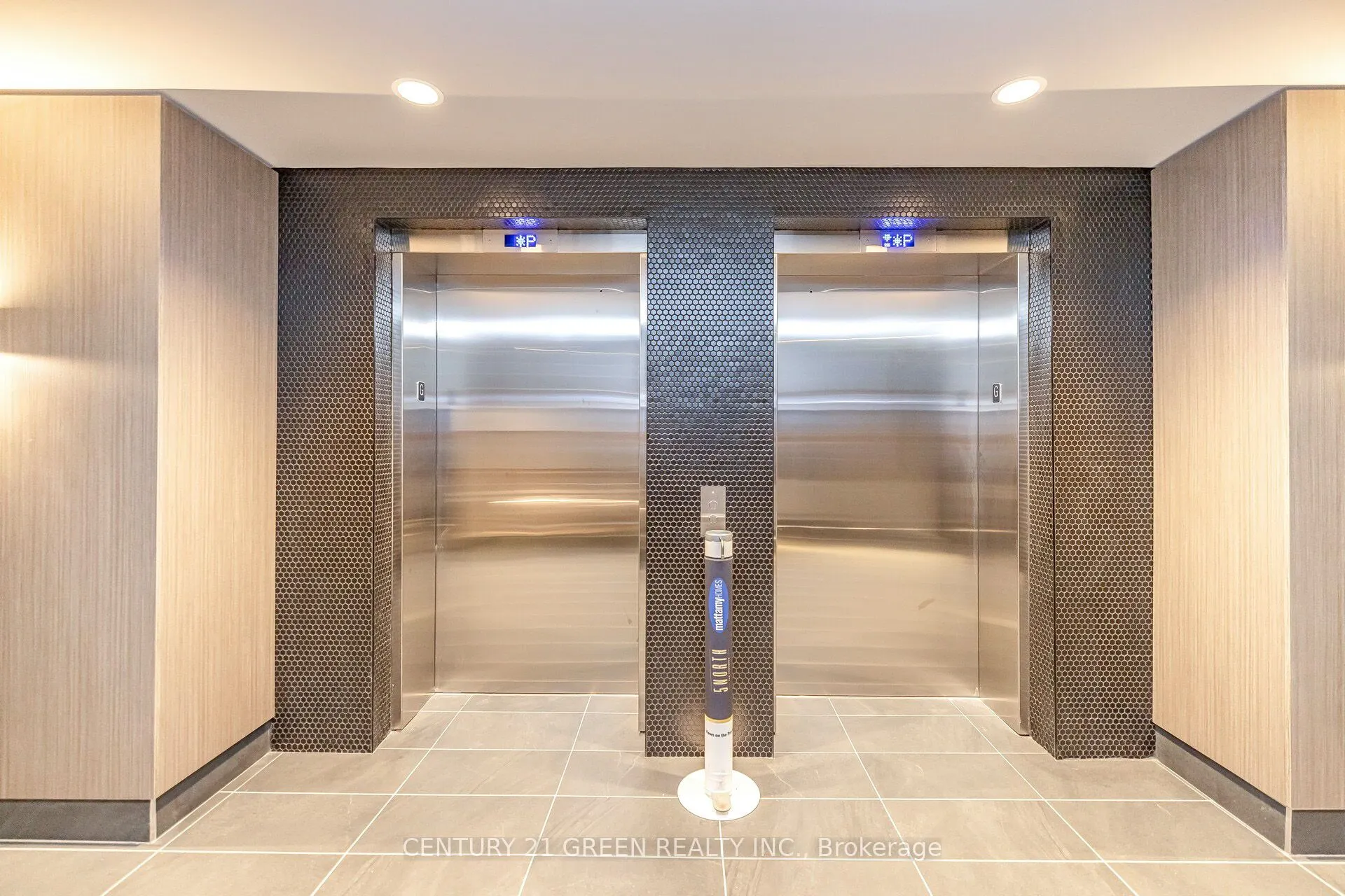 95 Dundas Street W, #503