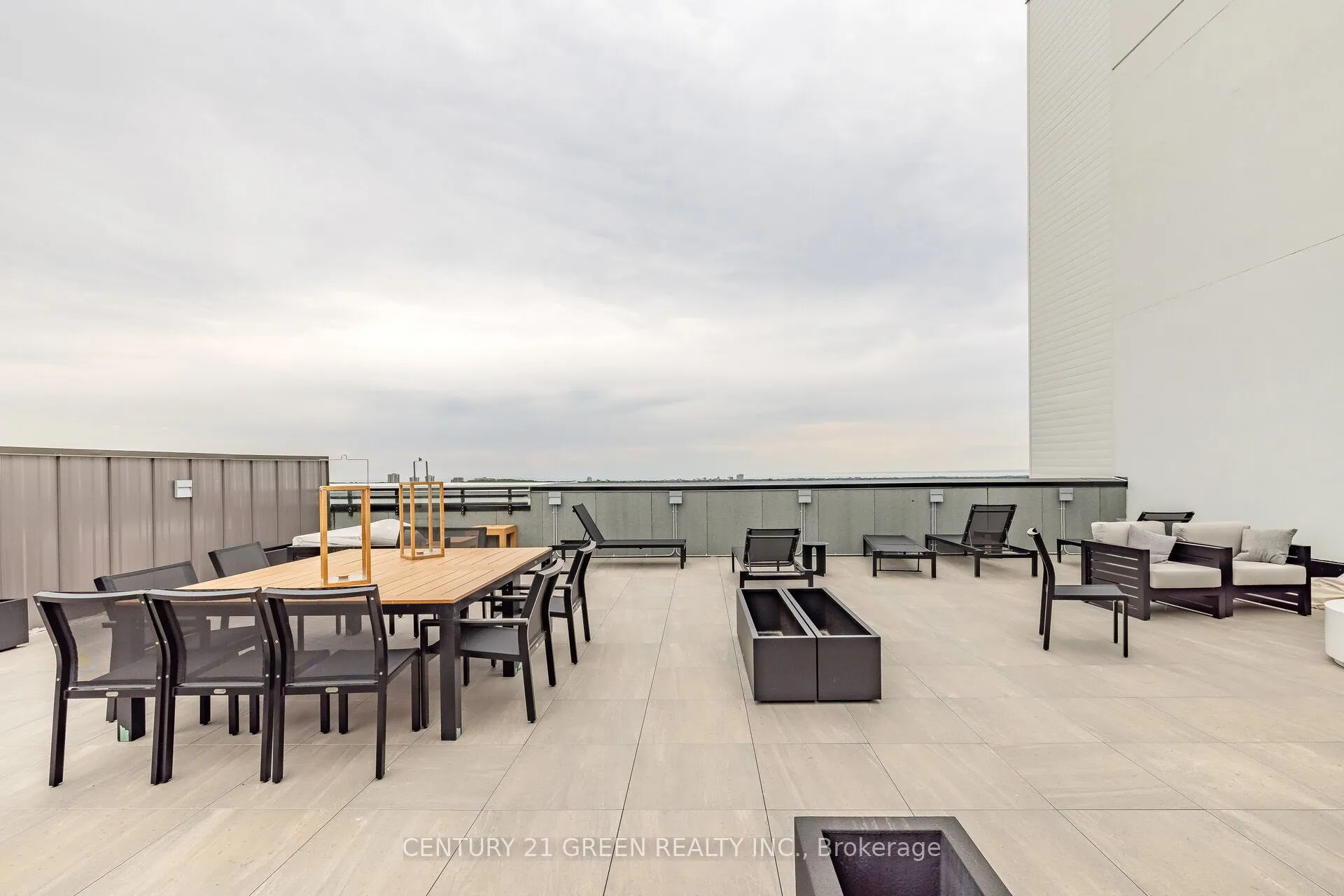 95 Dundas Street W, #503