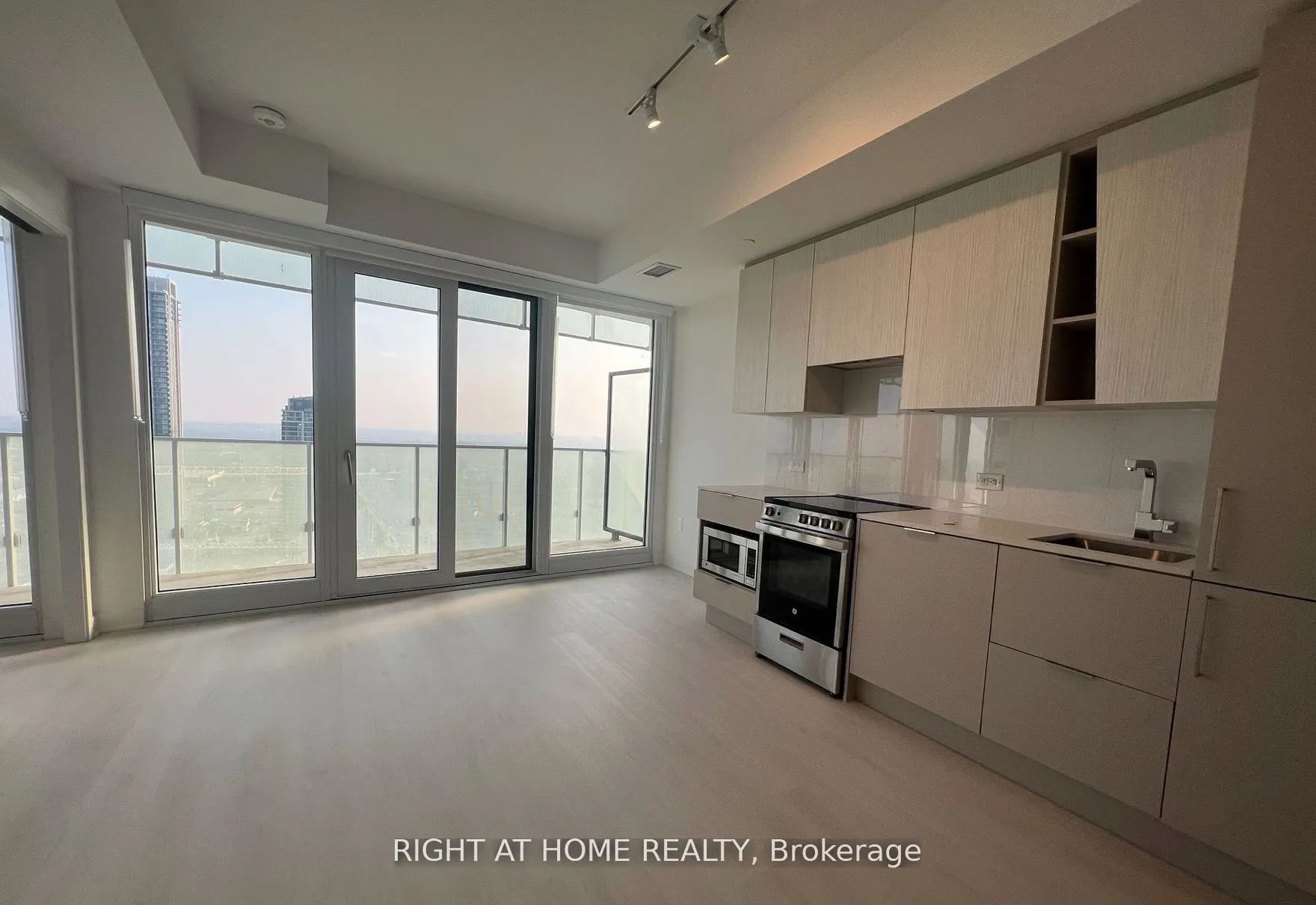 3900 Confederation Parkway, #2507