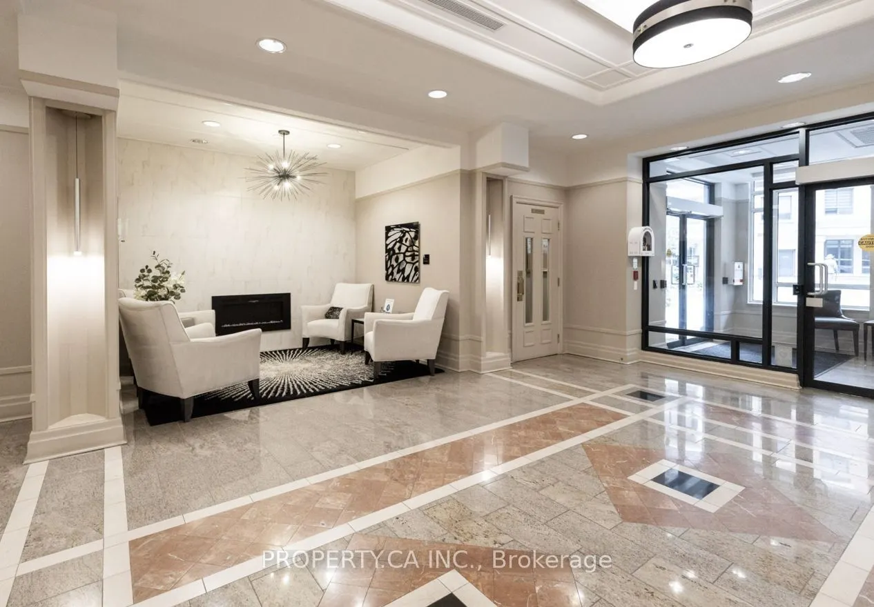 2 Aberfoyle Crescent, #105
