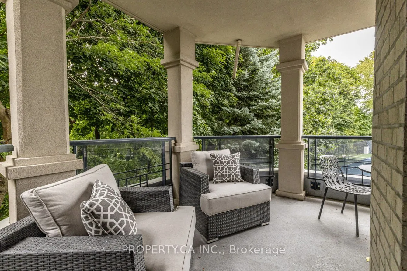 2 Aberfoyle Crescent, #105