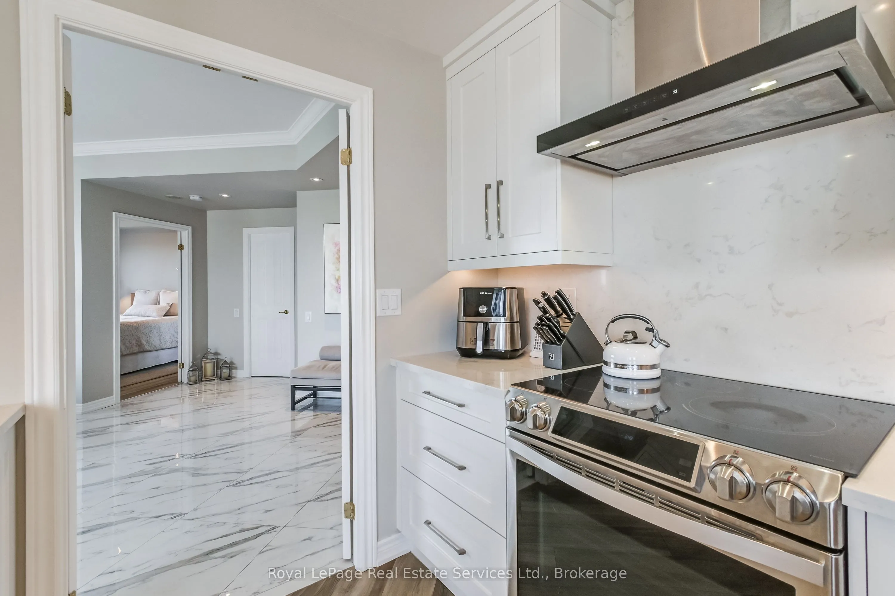 60 Old Mill Road, #PH1
