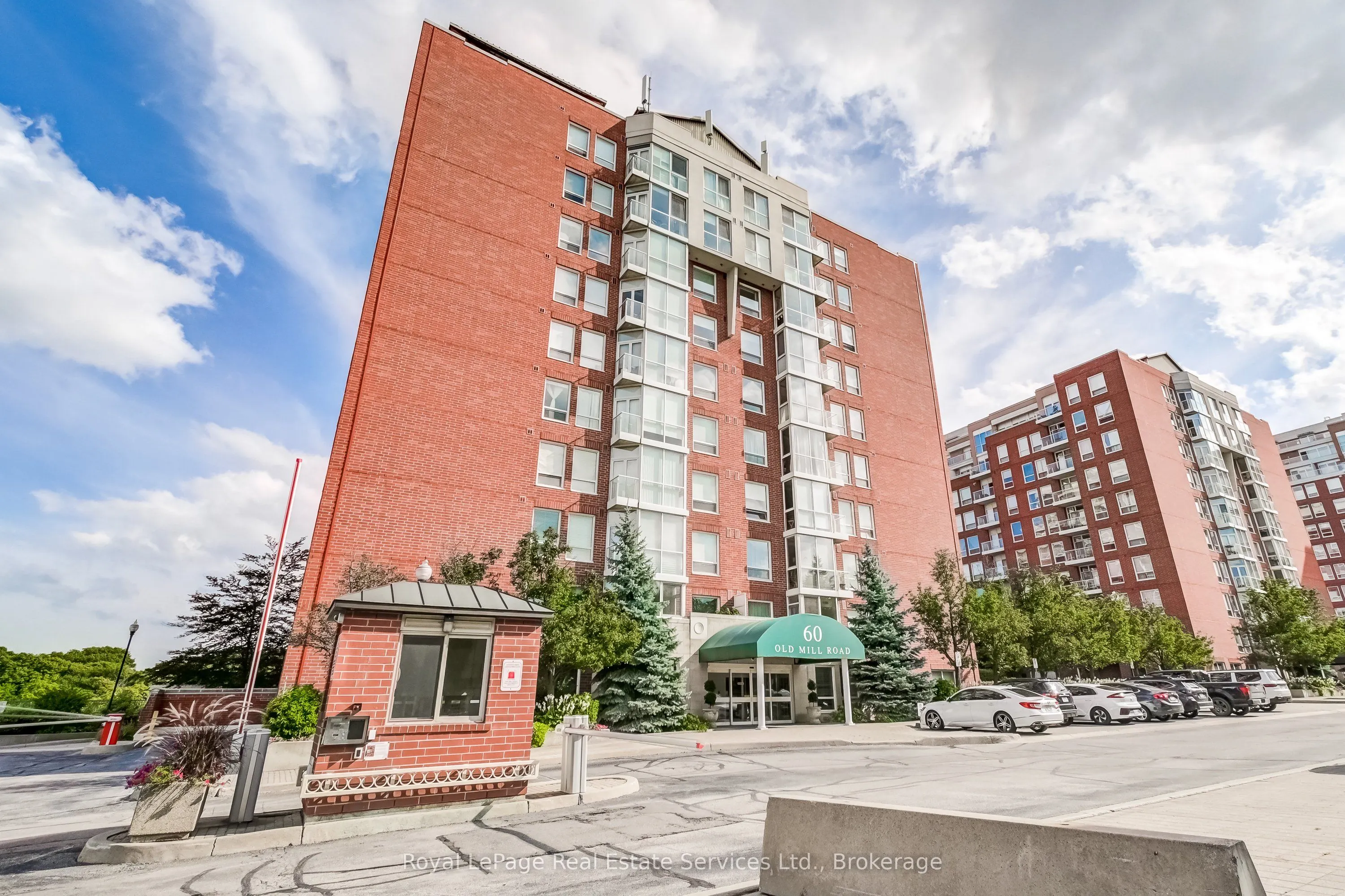 60 Old Mill Road, #PH1