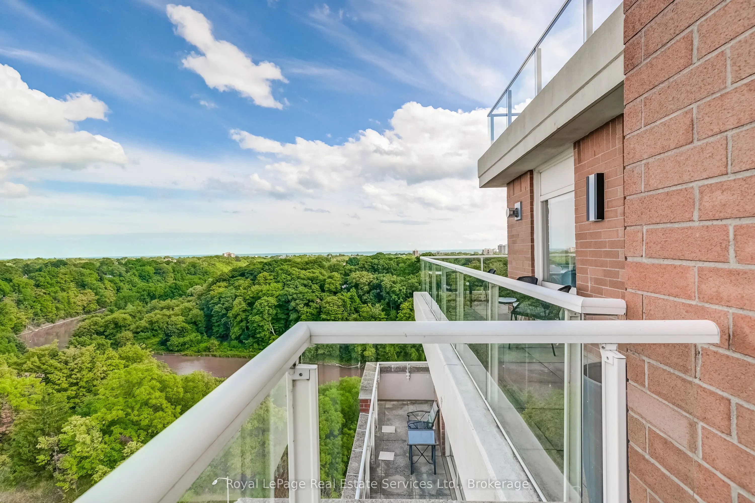 60 Old Mill Road, #PH1