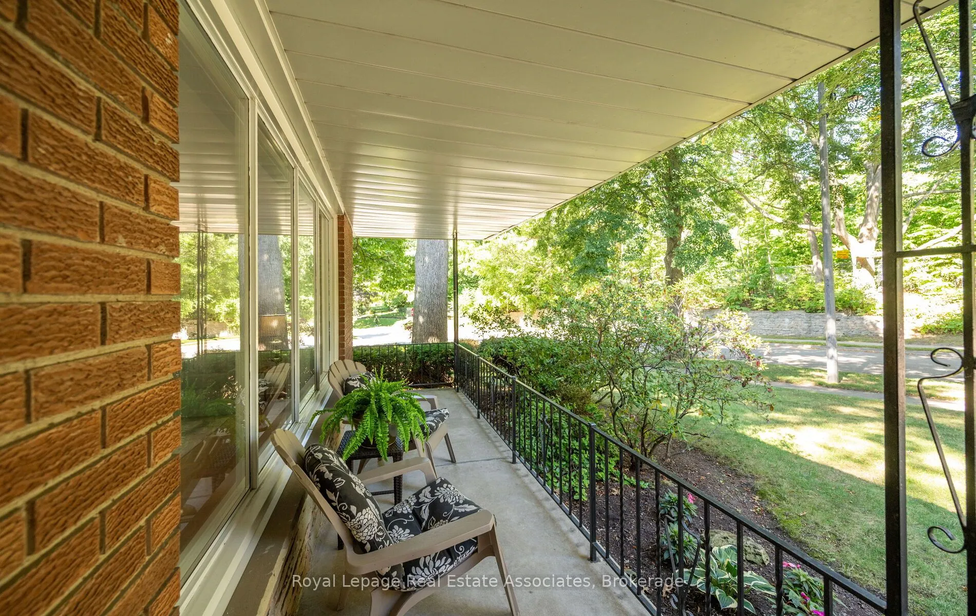 1340 Bramblewood Lane Lane