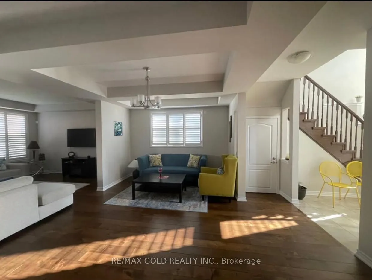 3 Stedford Crescent, #Main House
