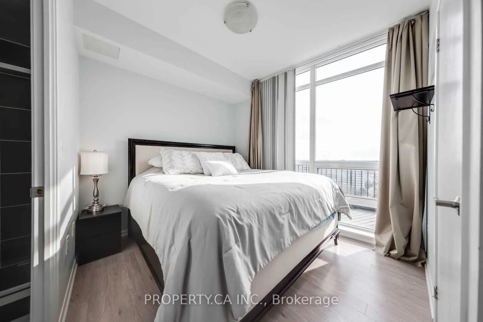 800 Lawrence Avenue W, #1914