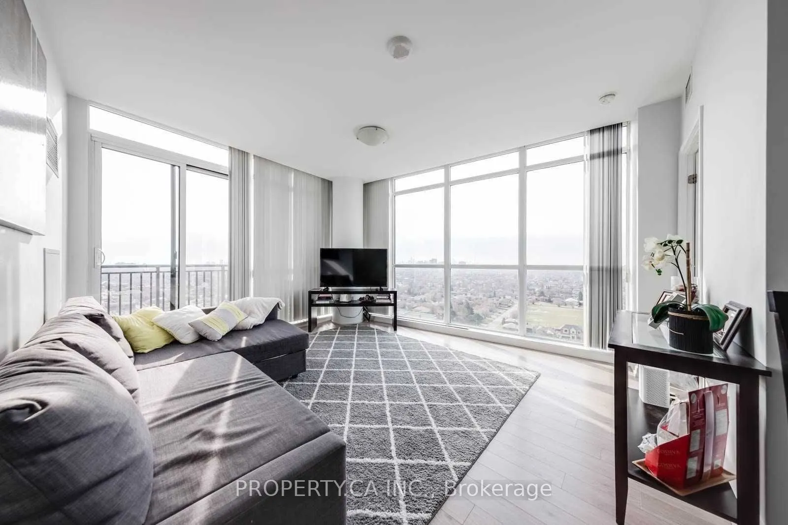 800 Lawrence Avenue W, #1914