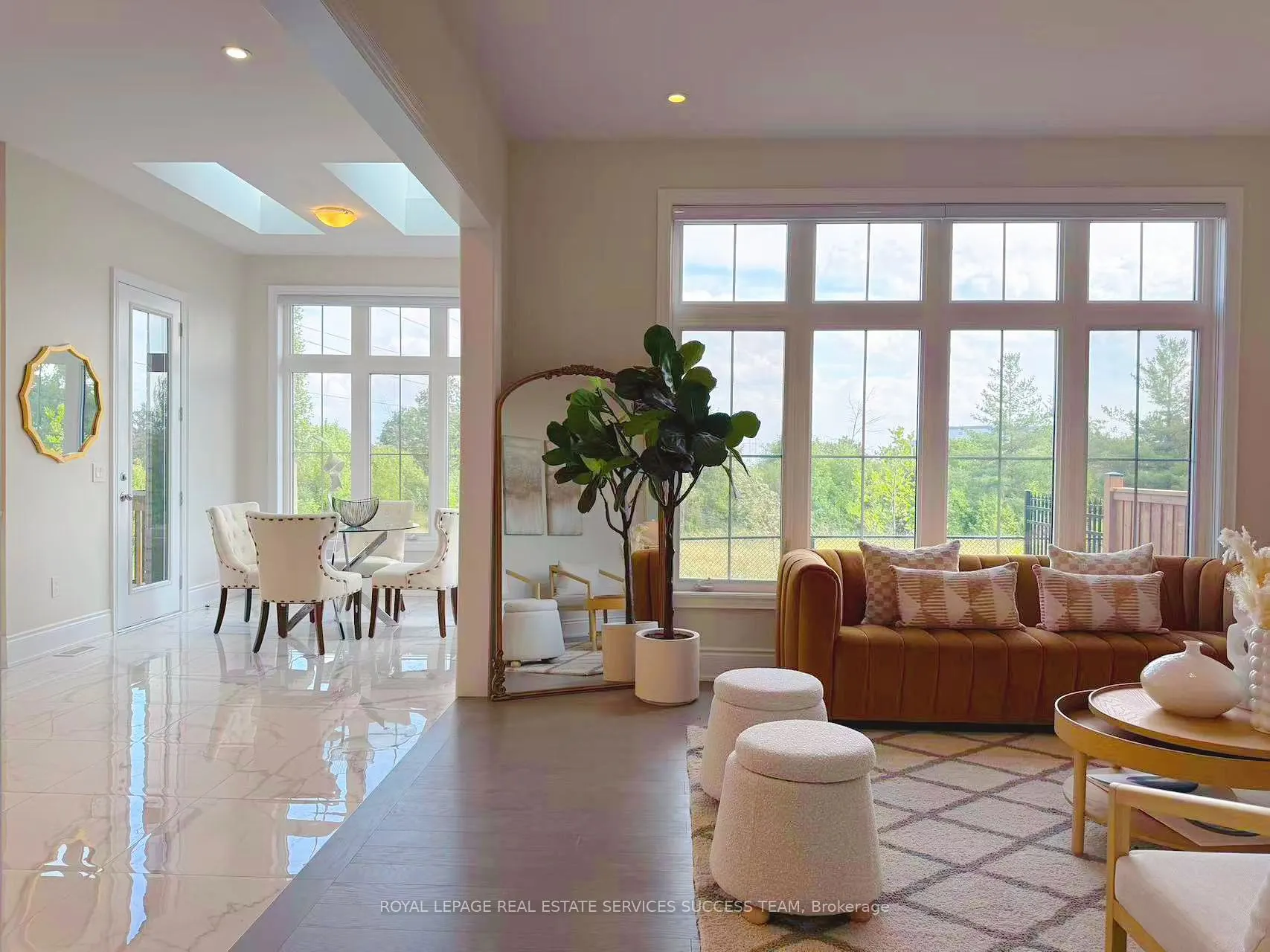 1144 Stag Hollow