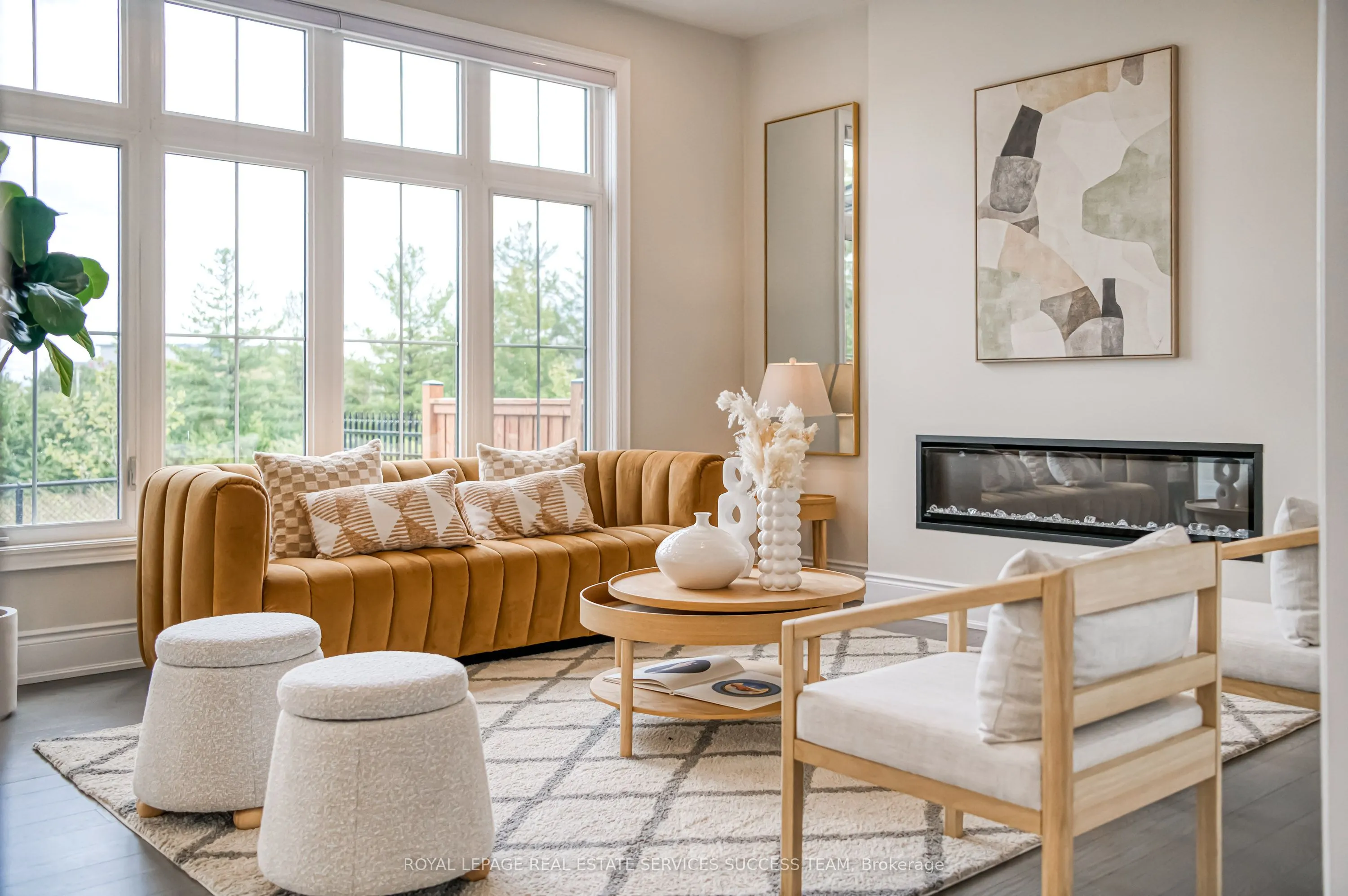 1144 Stag Hollow