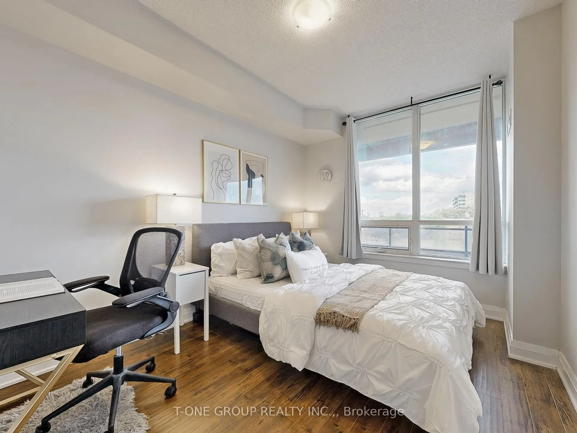 1060 Sheppard Avenue, #311