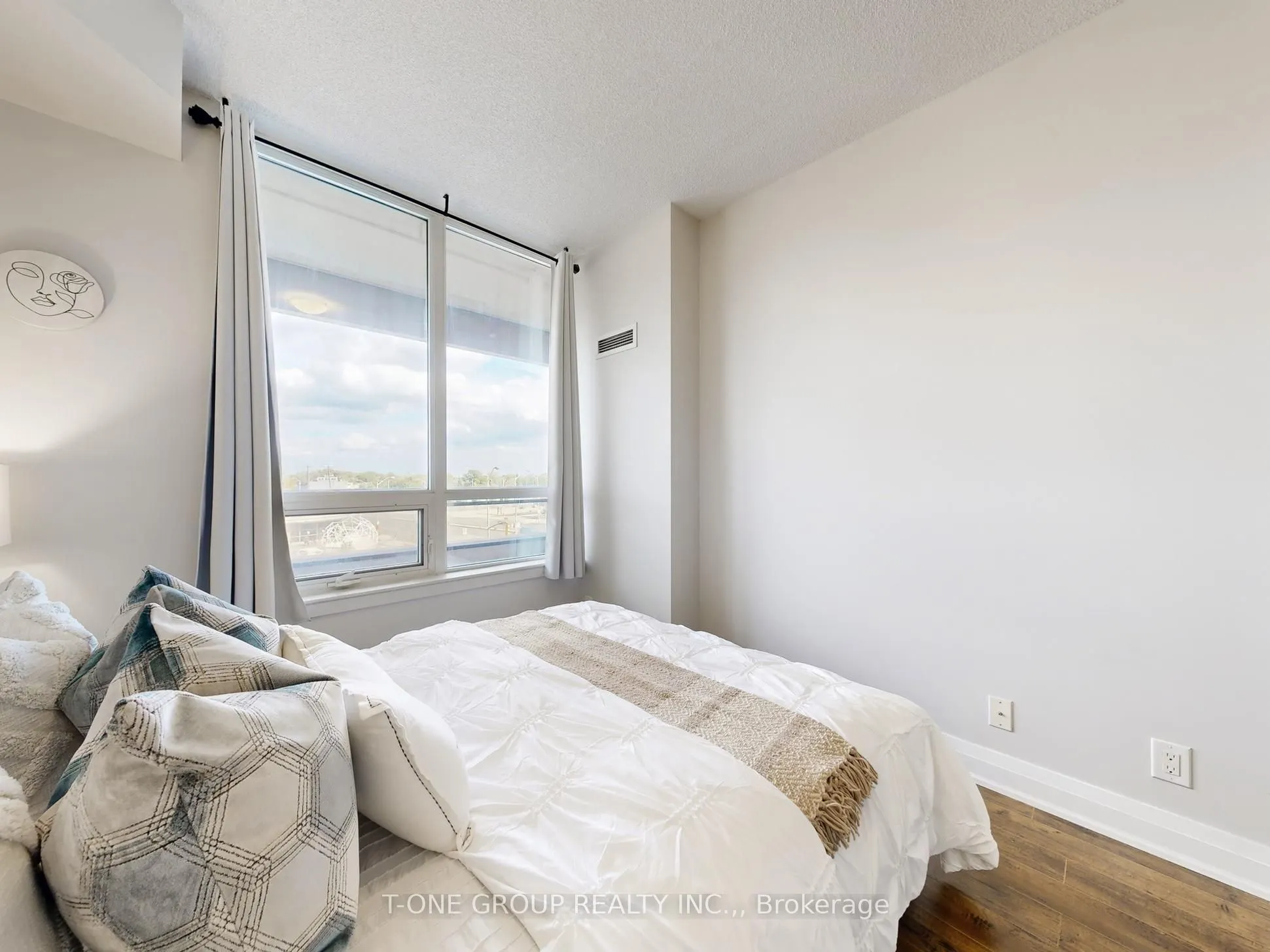 1060 Sheppard Avenue, #311