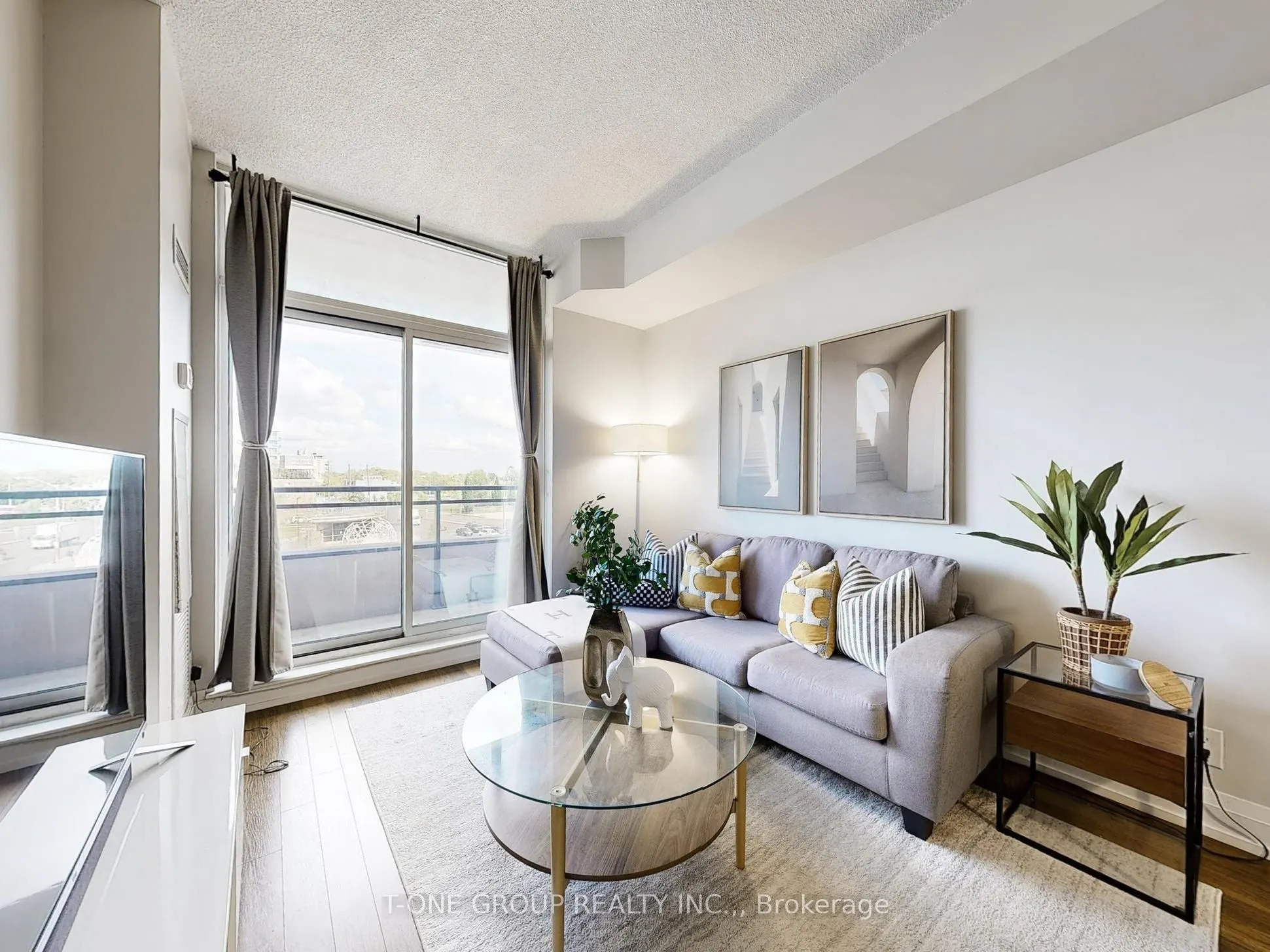 1060 Sheppard Avenue, #311