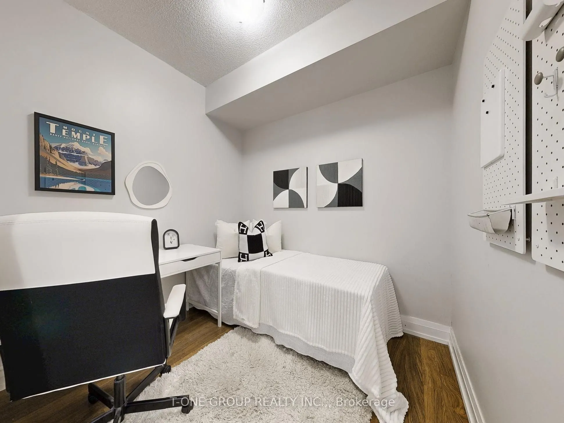 1060 Sheppard Avenue, #311
