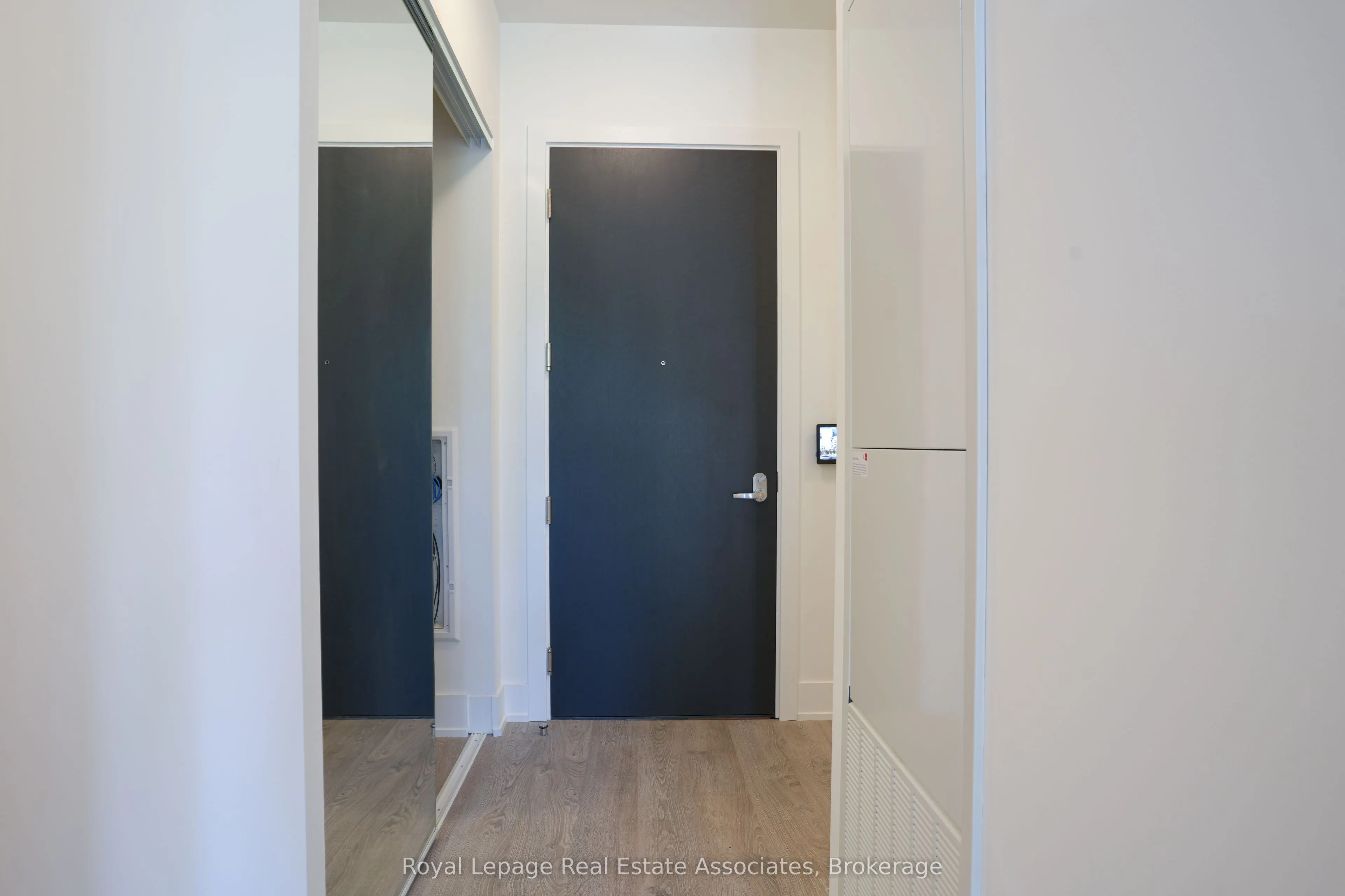 255 The Kingsway, #105
