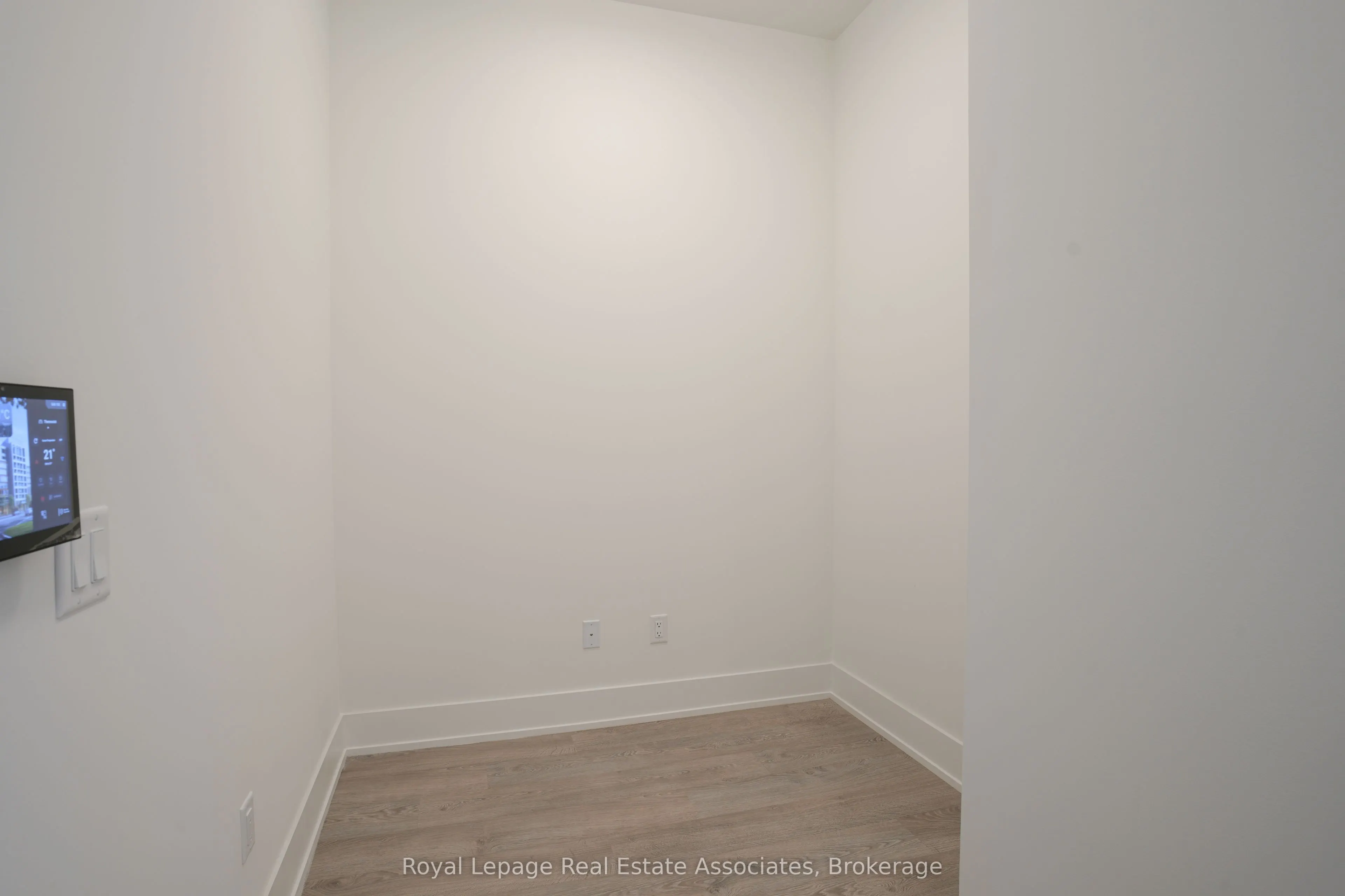 255 The Kingsway, #105