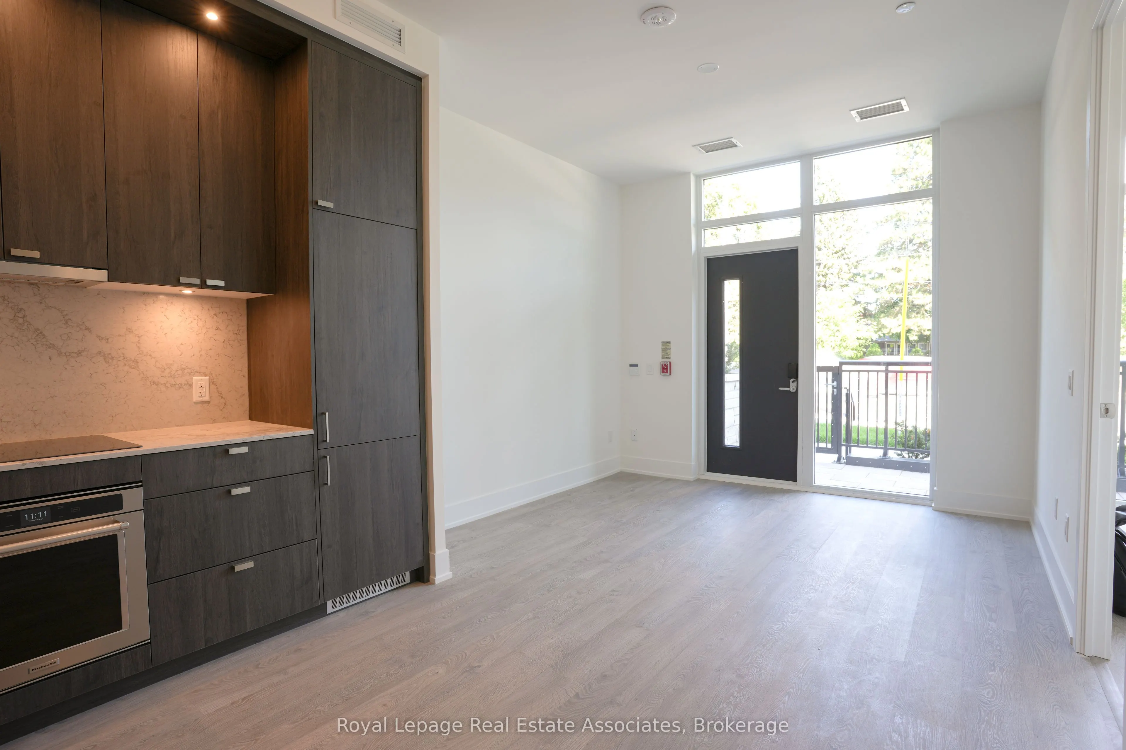 255 The Kingsway, #105