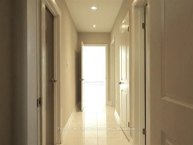 42 Emerald Crescent, #2