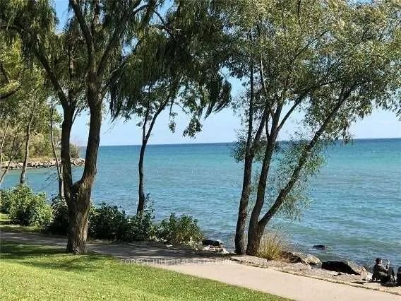 42 Emerald Crescent, #2