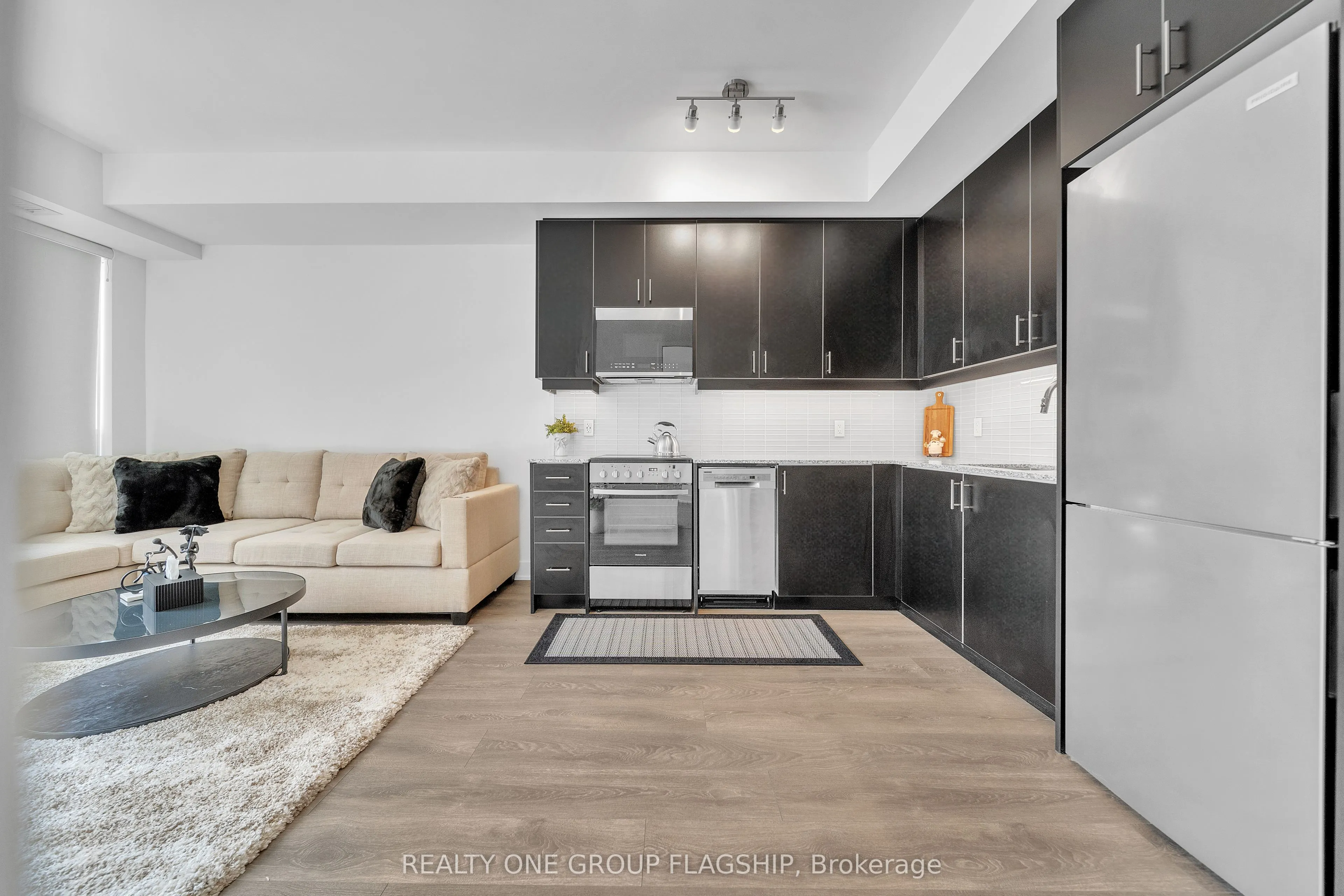 2343 Khalsa Gate, #101