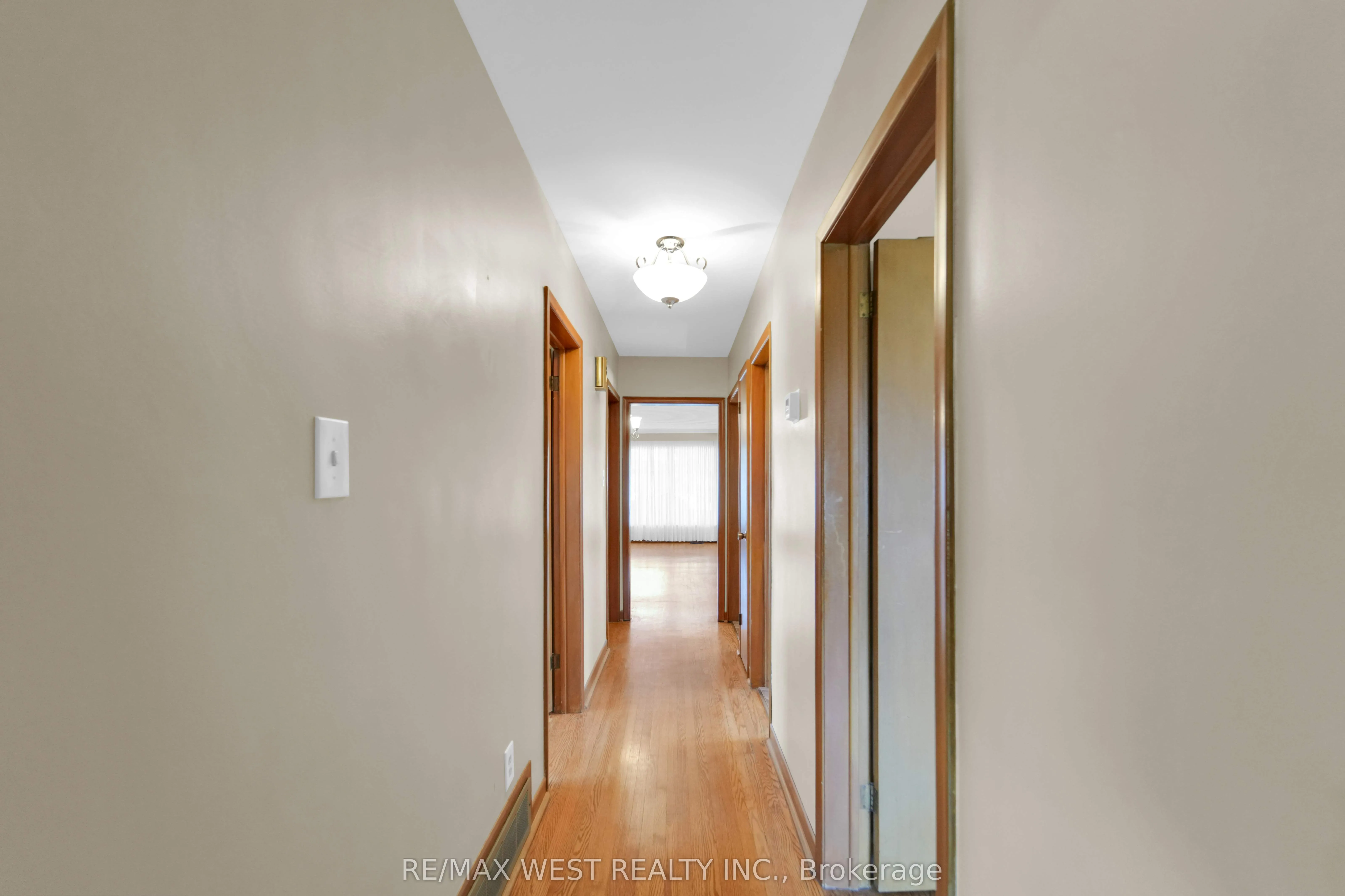 304 La Rose Avenue