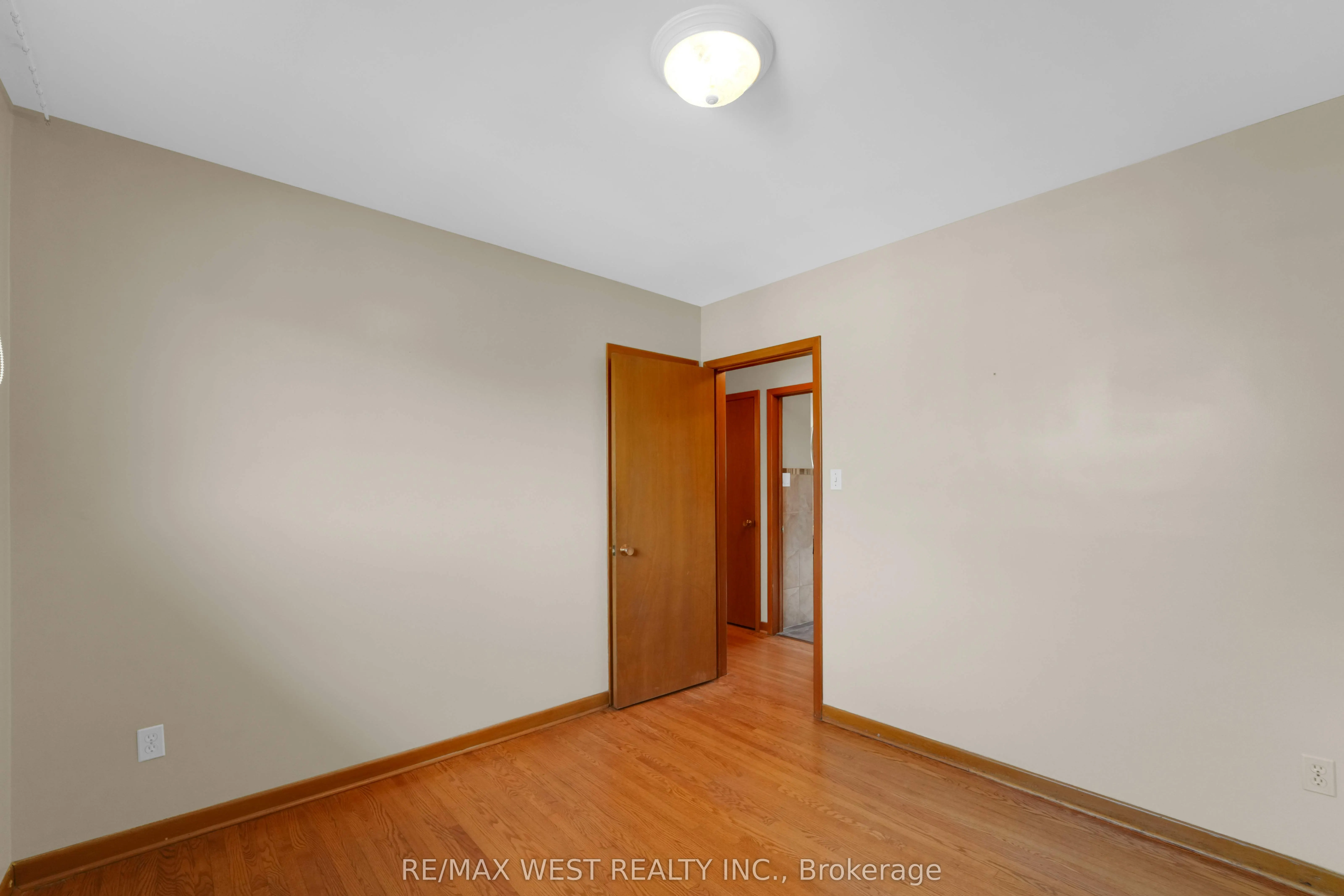 304 La Rose Avenue